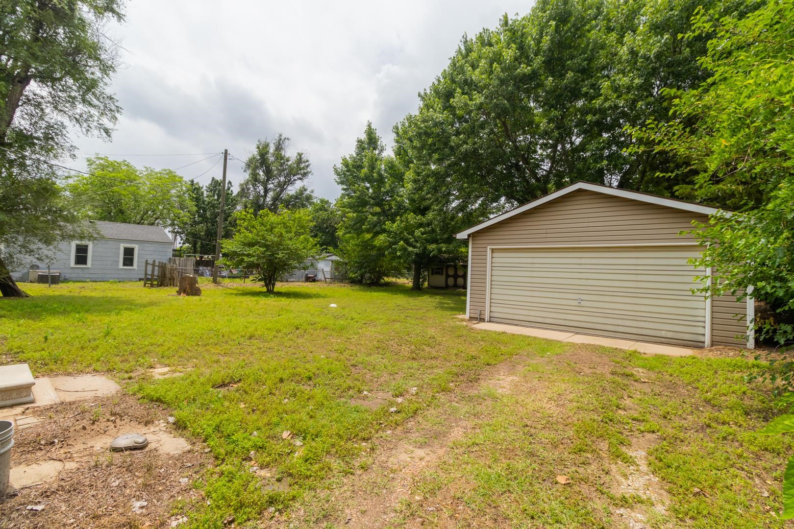 817 N Clara Property Photo 21