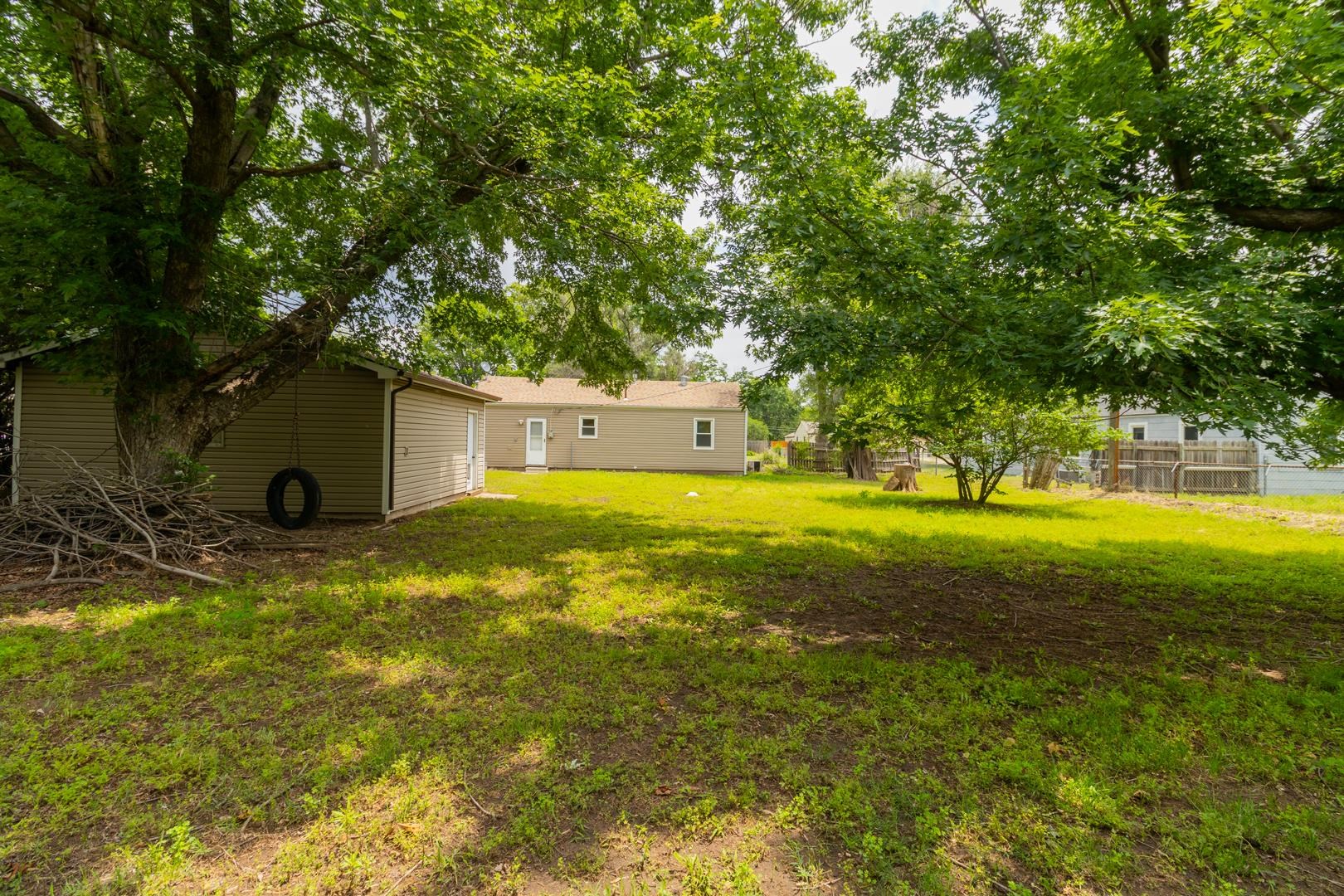 817 N Clara Property Photo 23