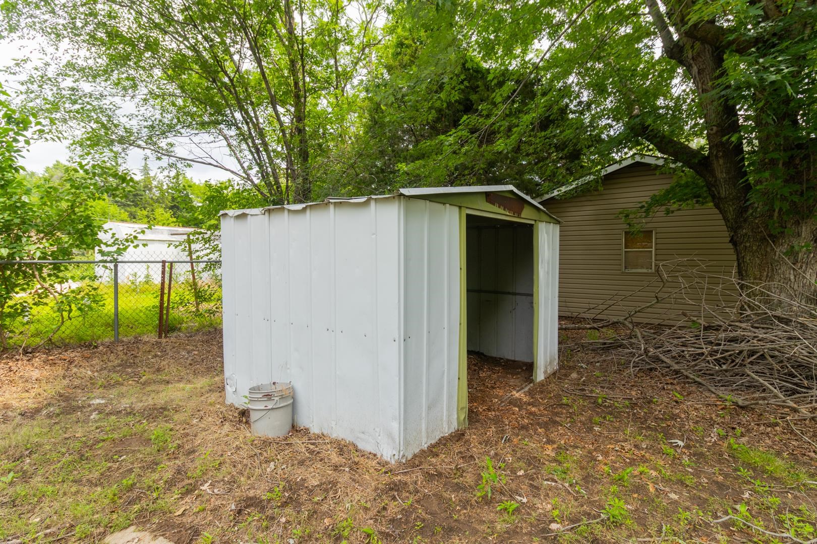 817 N Clara Property Photo 26
