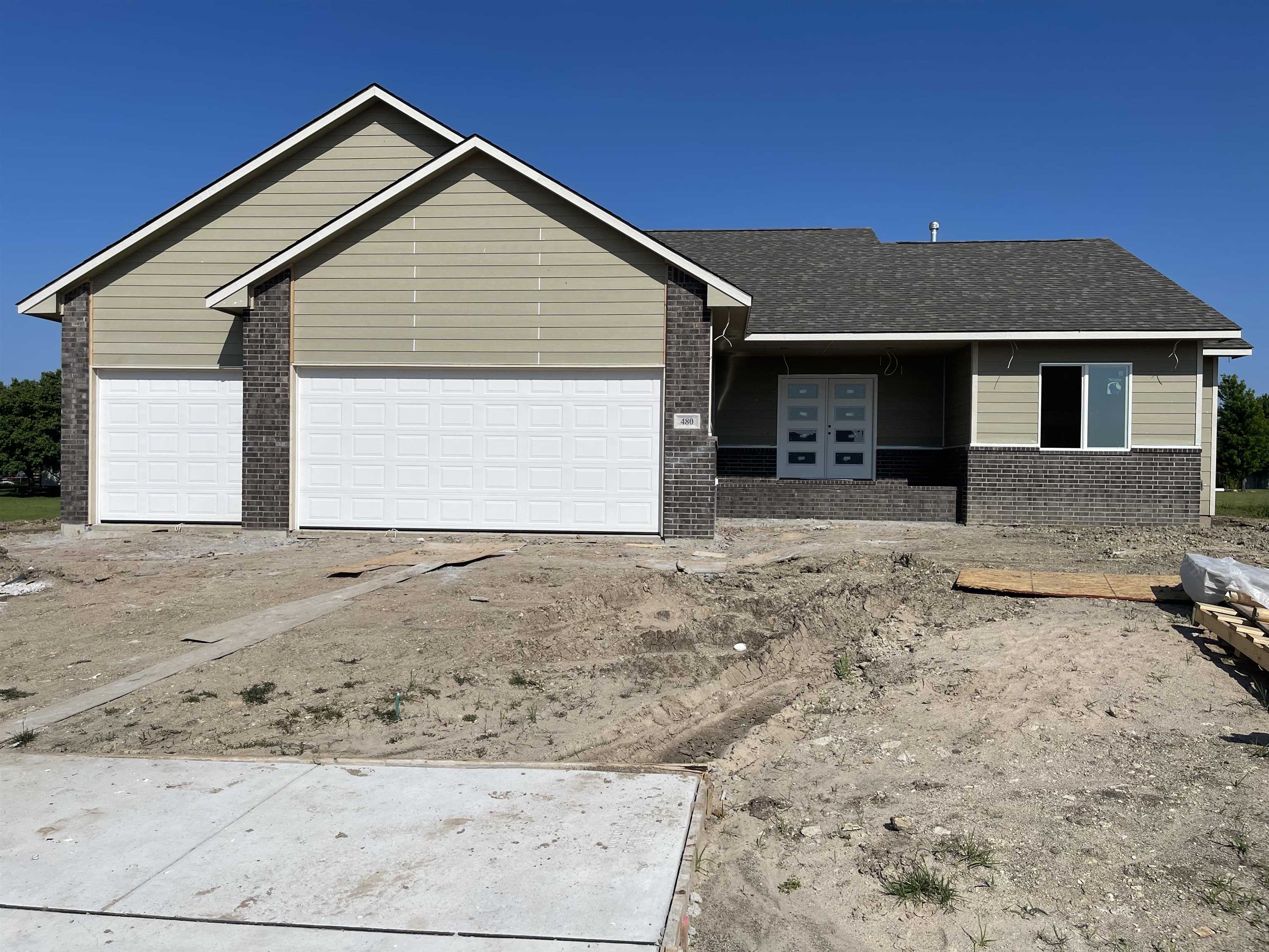 480 N Dawn Property Photo 3