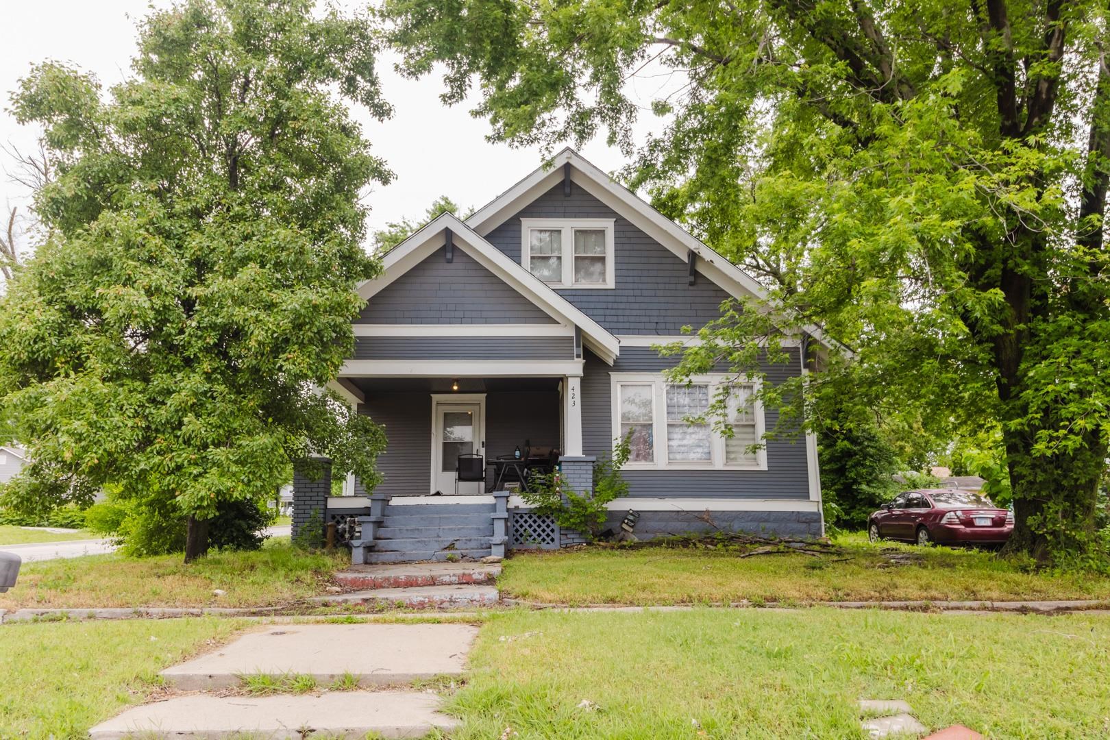 423 S Topeka Property Photo 1