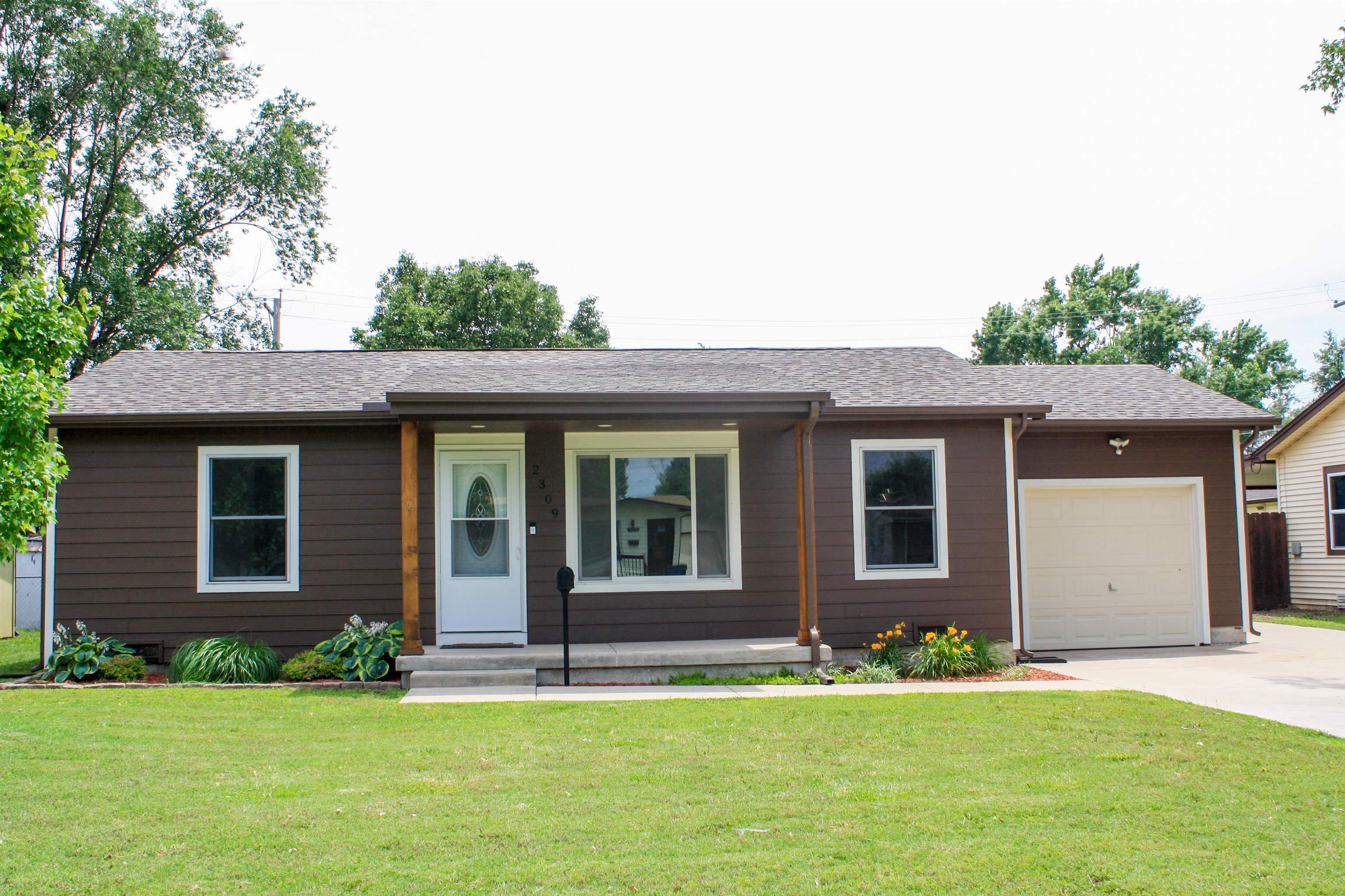 2309 W Hadden St Property Photo 1
