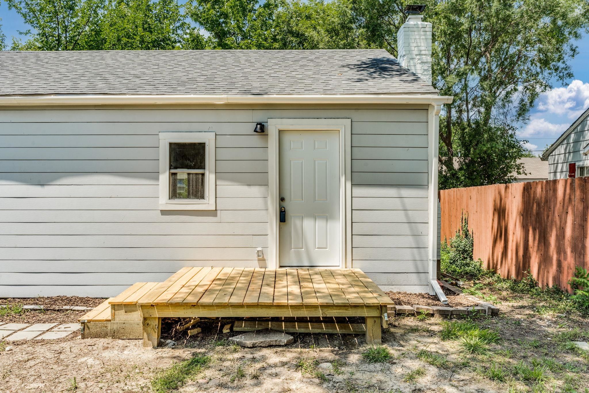 4253 E Bayley St Property Photo 2