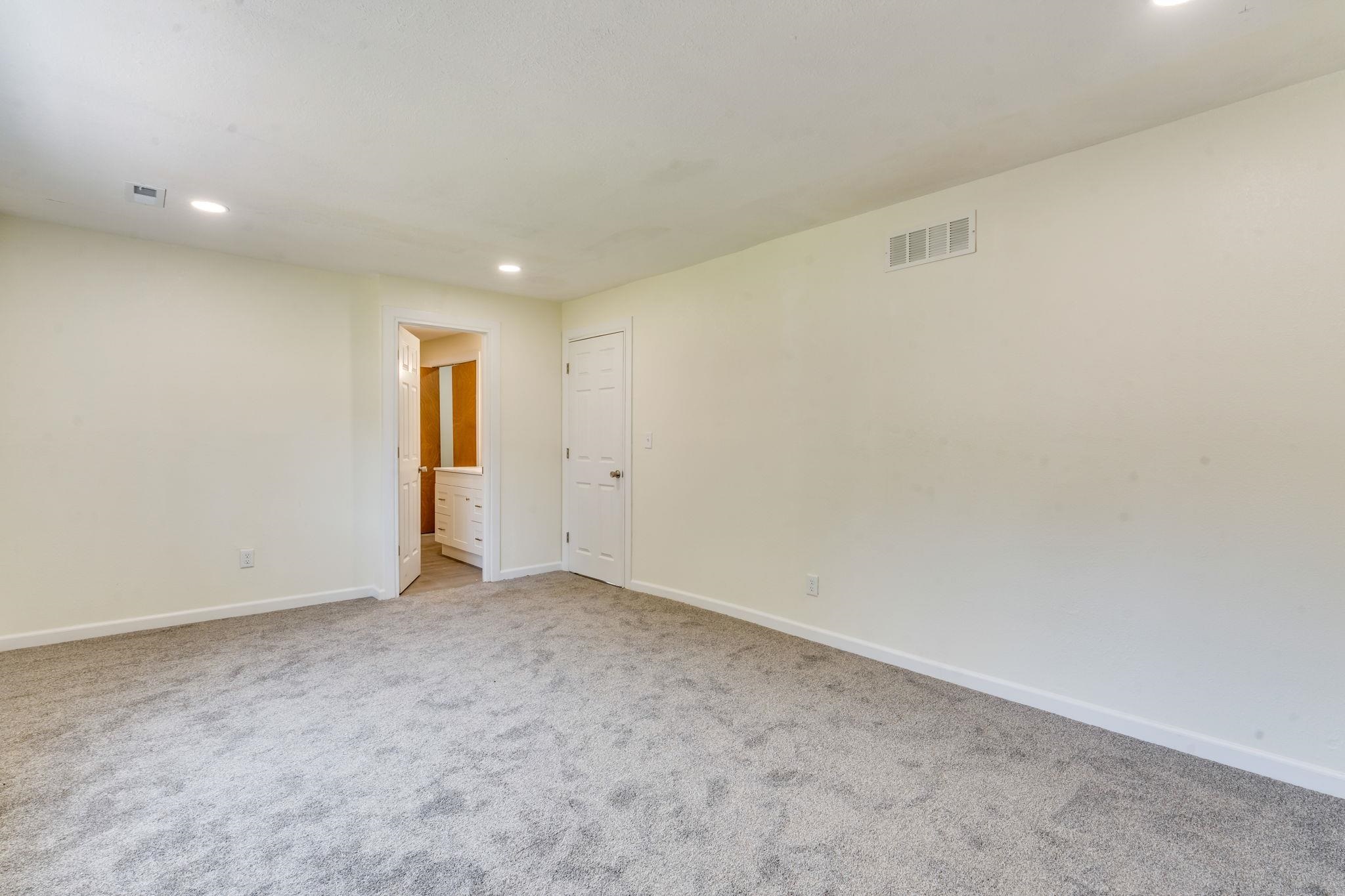 4253 E Bayley St Property Photo 9