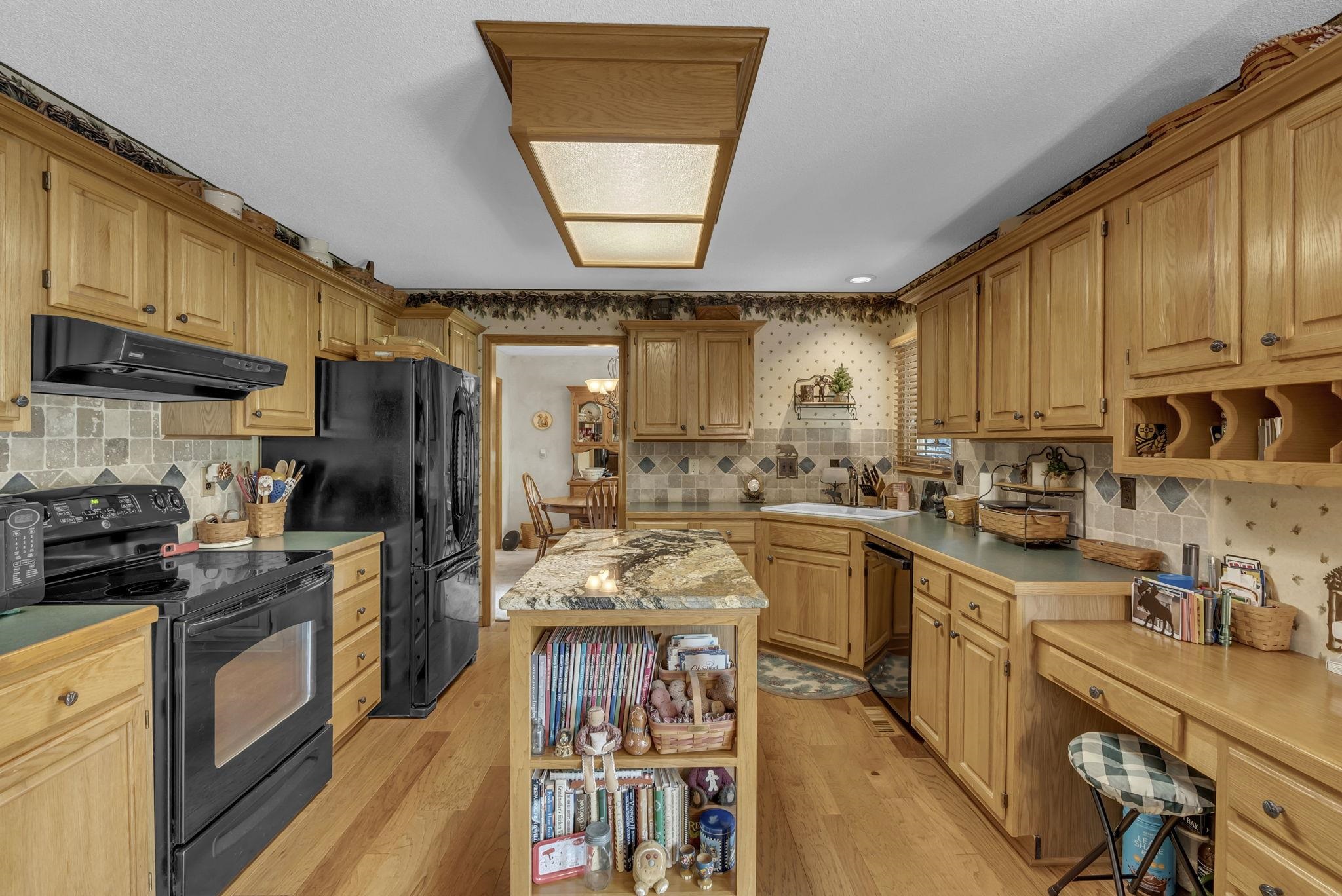 2408 N Stoneybrook St Property Photo 8