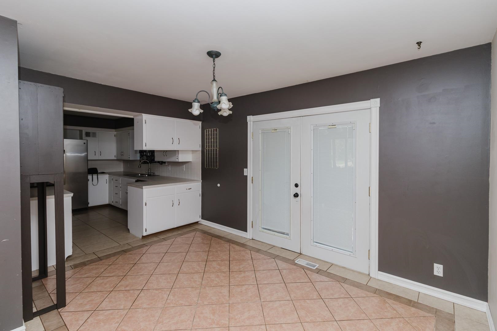 6409 E Farmview Property Photo 9