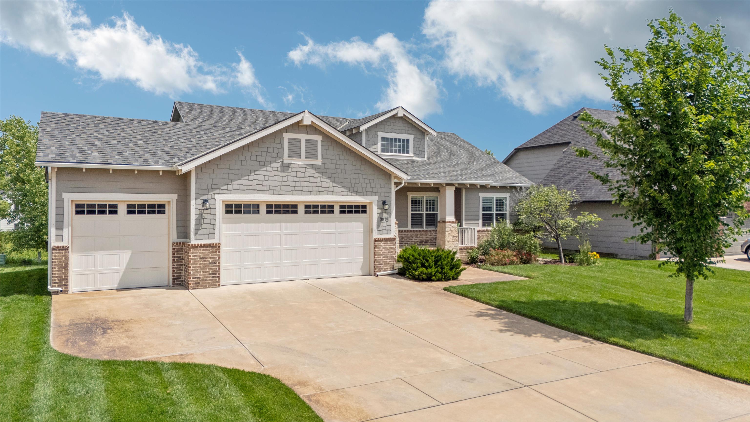 3879 N Estancia Ct Property Photo 1