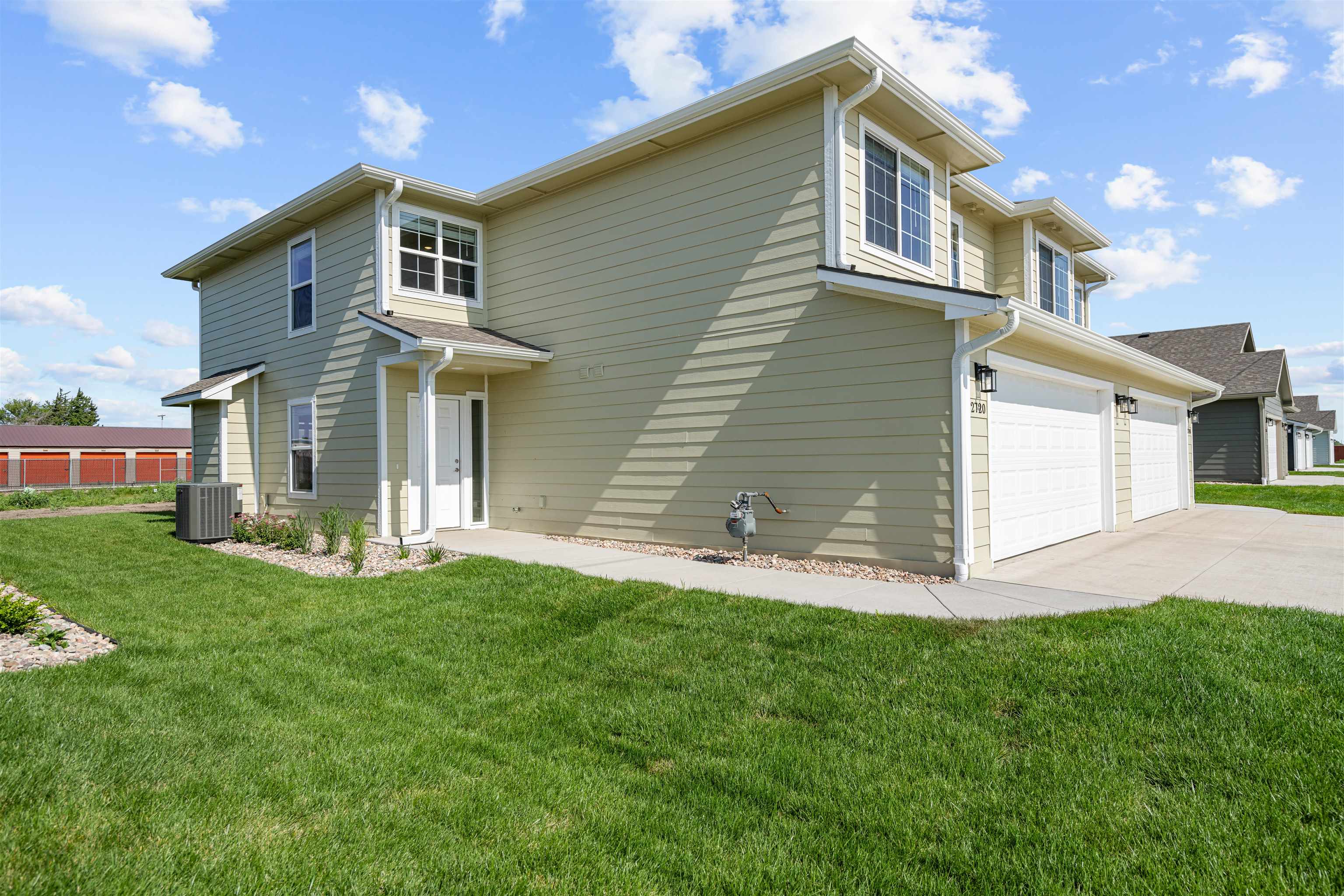 2720 Tim Rogers Ln Property Photo 2