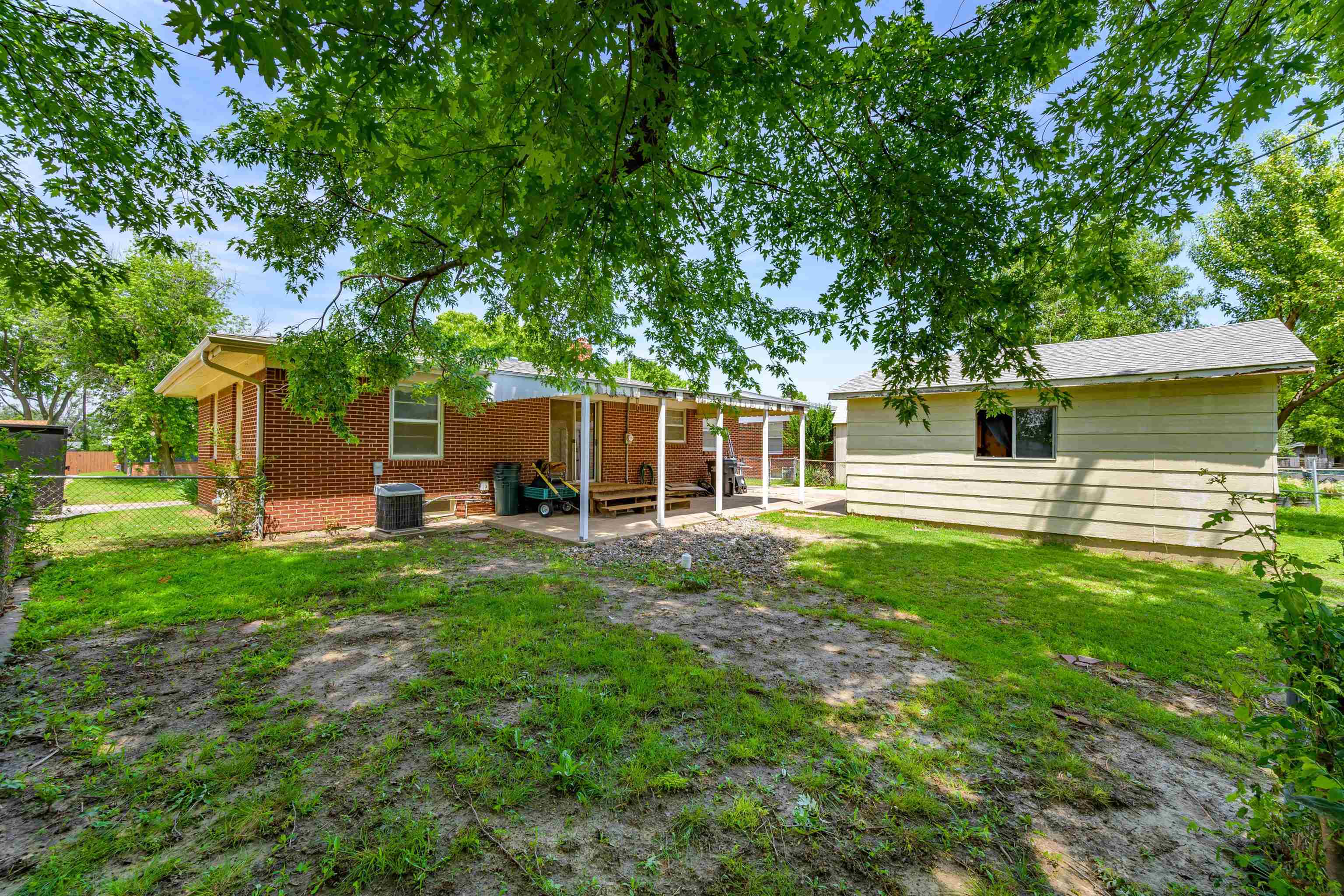 3052 S Euclid Ave Property Photo 16