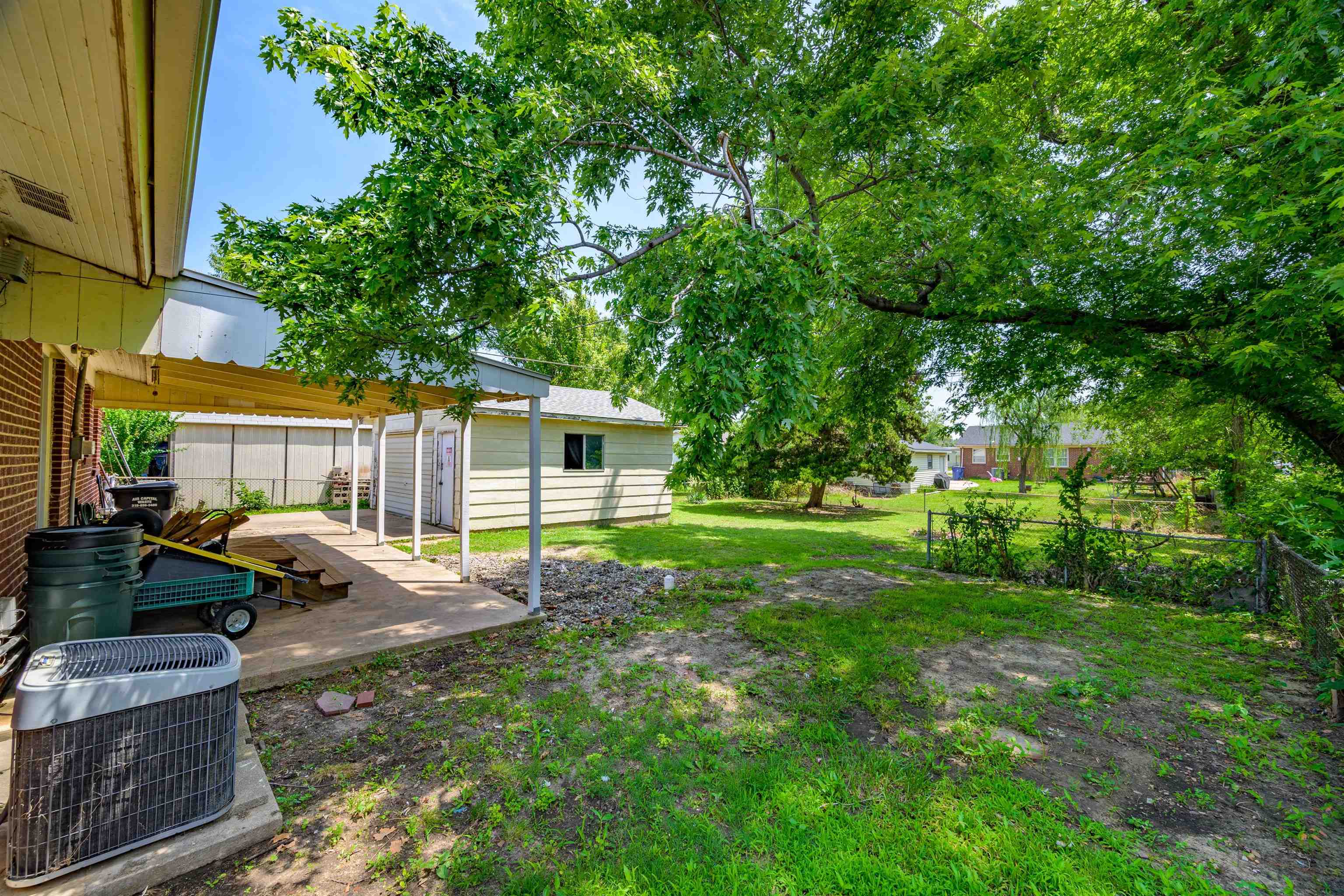 3052 S Euclid Ave Property Photo 17