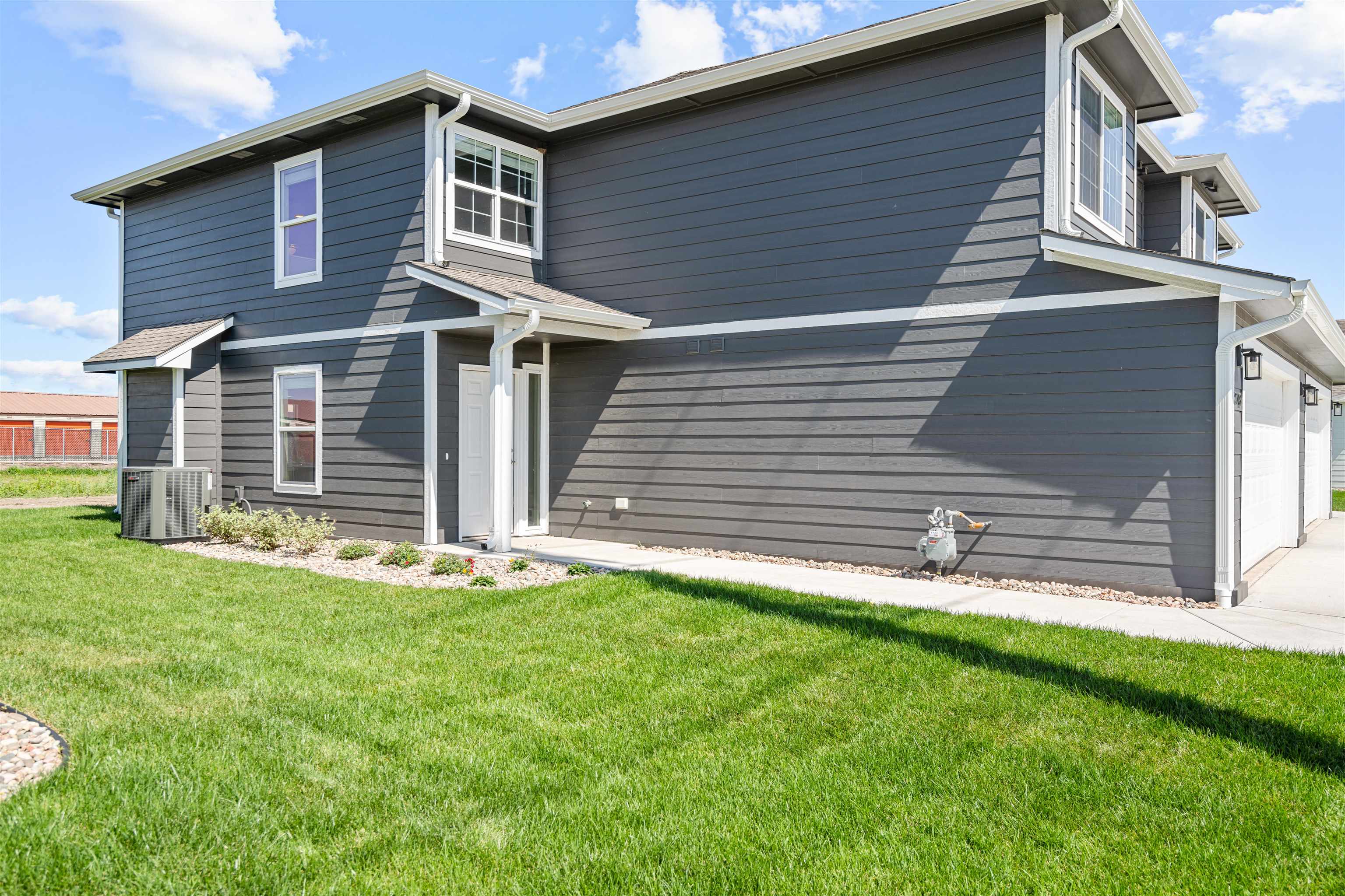 2708 Tim Rogers Ln Property Photo 2