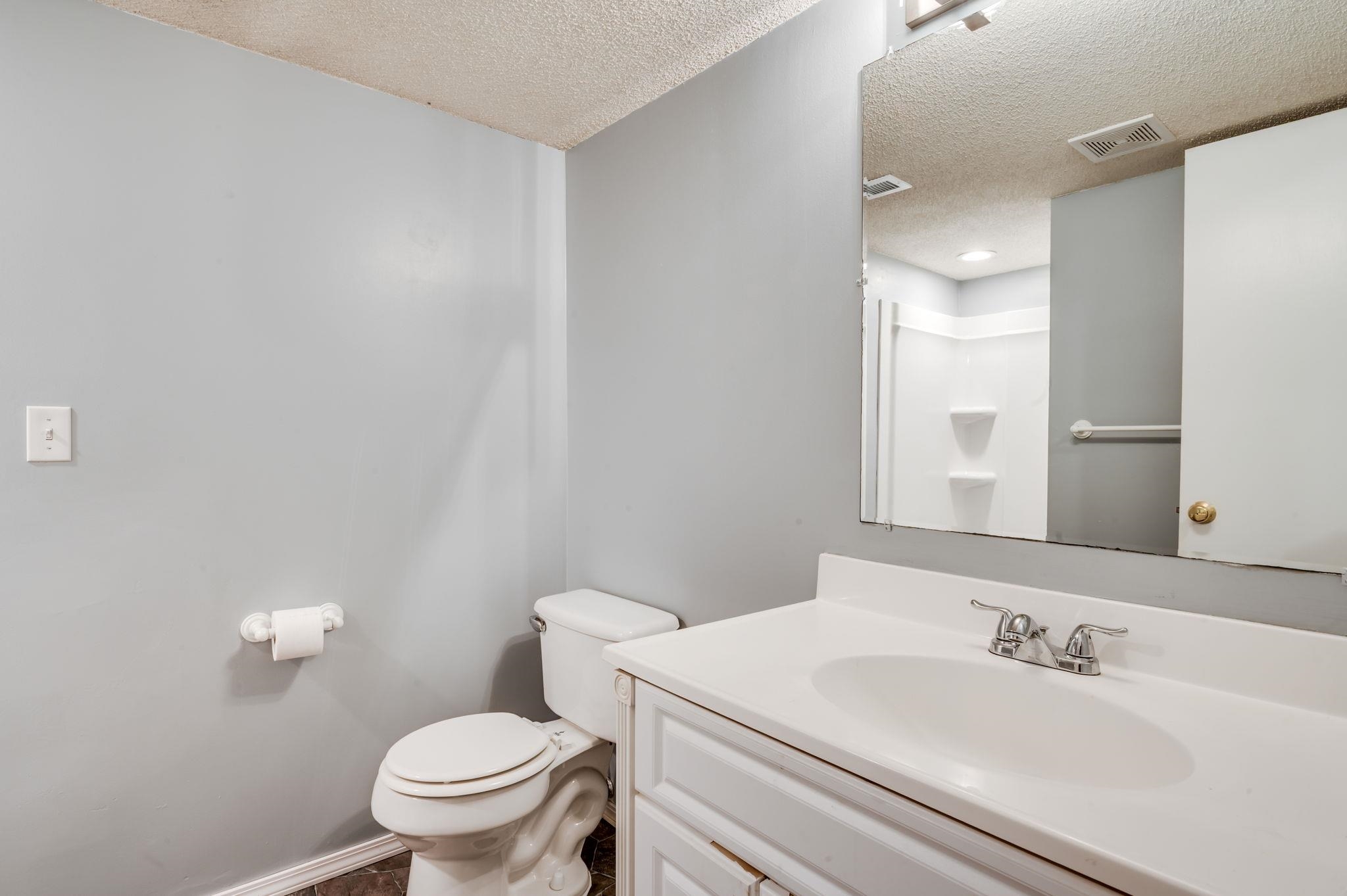6525 N Tarrytown Property Photo 24