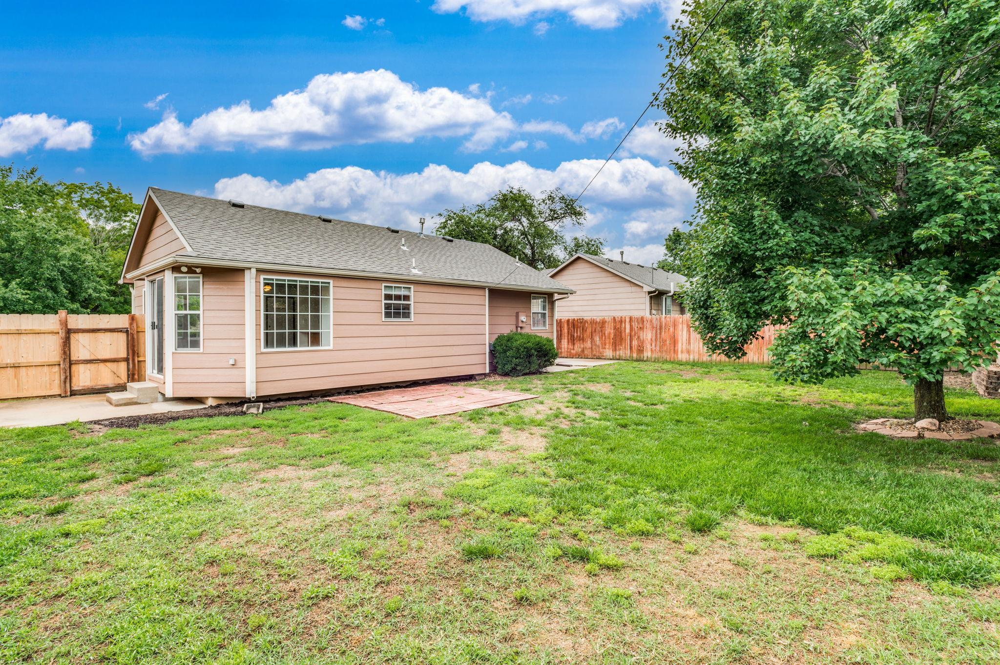 6525 N Tarrytown Property Photo 30