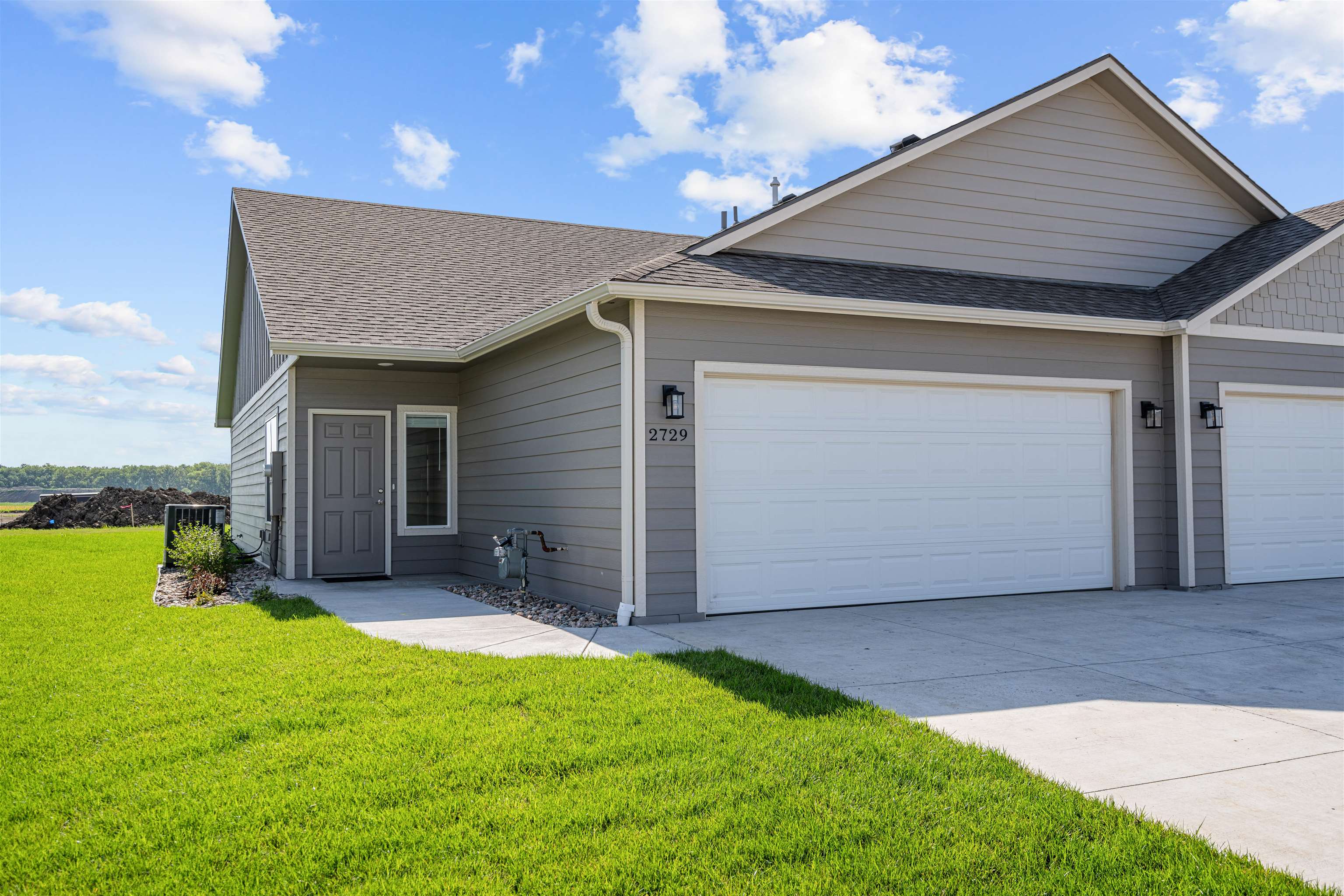 2729 Tim Rogers Ln Property Photo 1