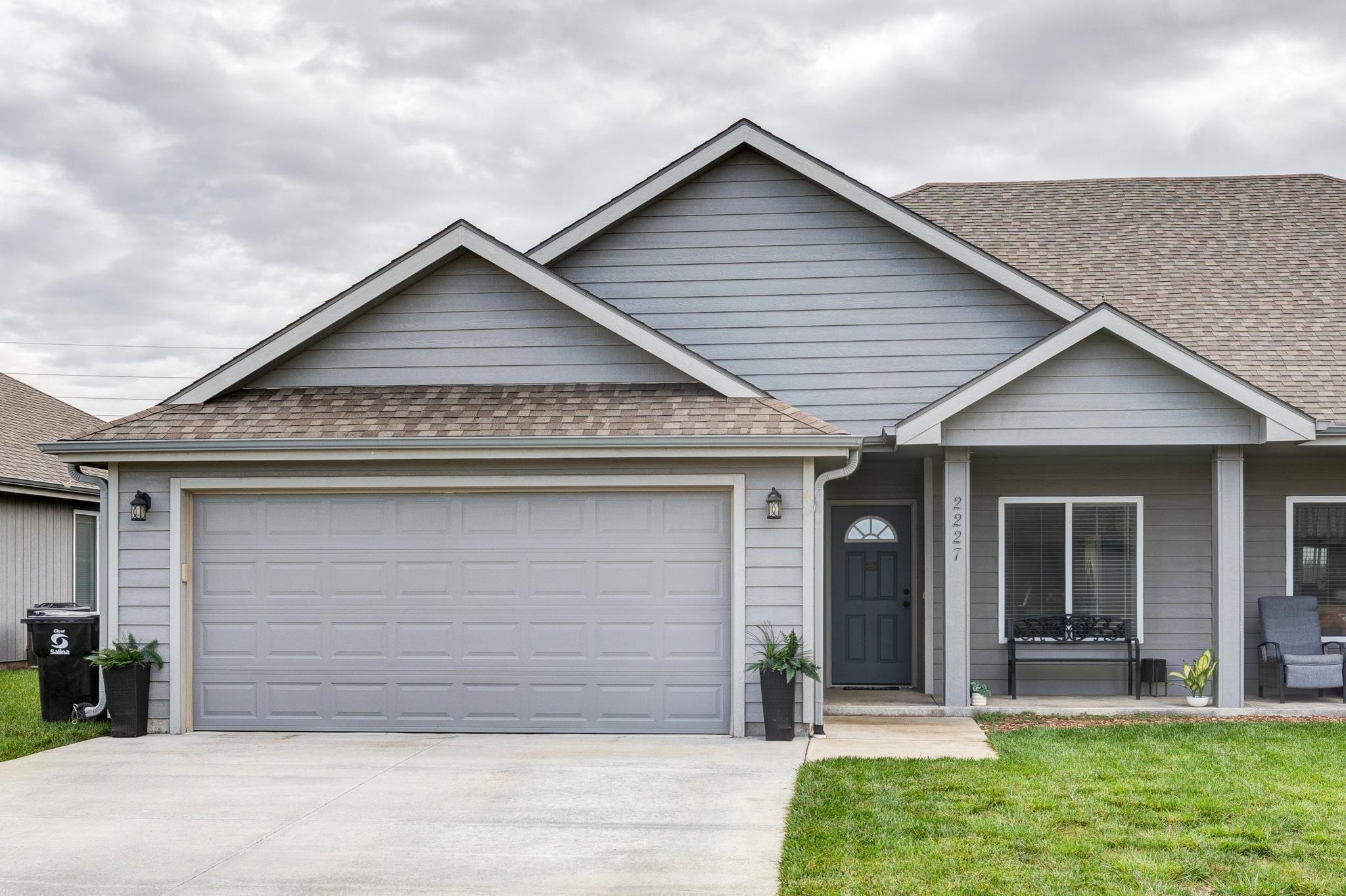 2227 Saddlebrook Dr Property Photo 1