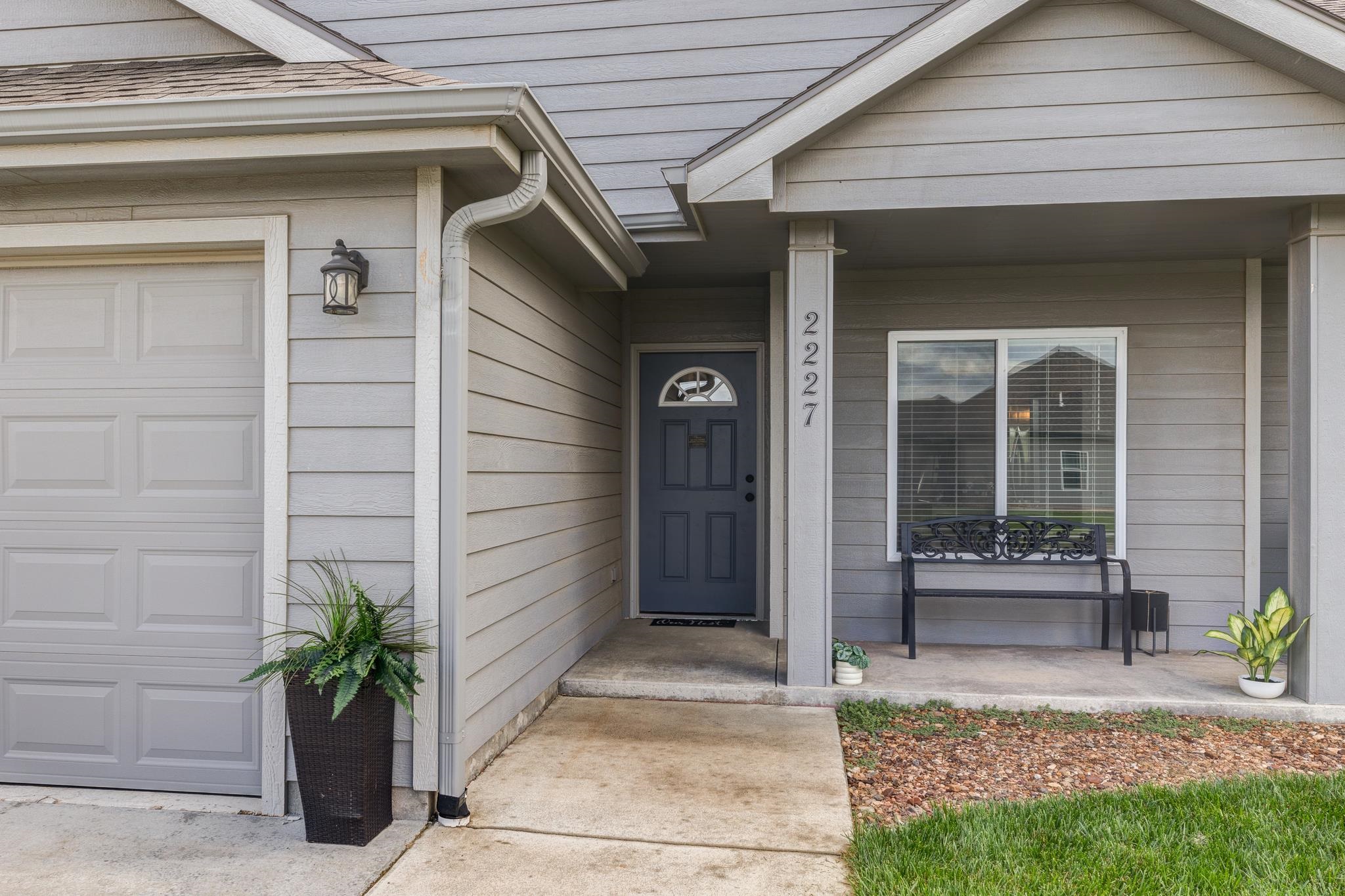 2227 Saddlebrook Dr Property Photo 3