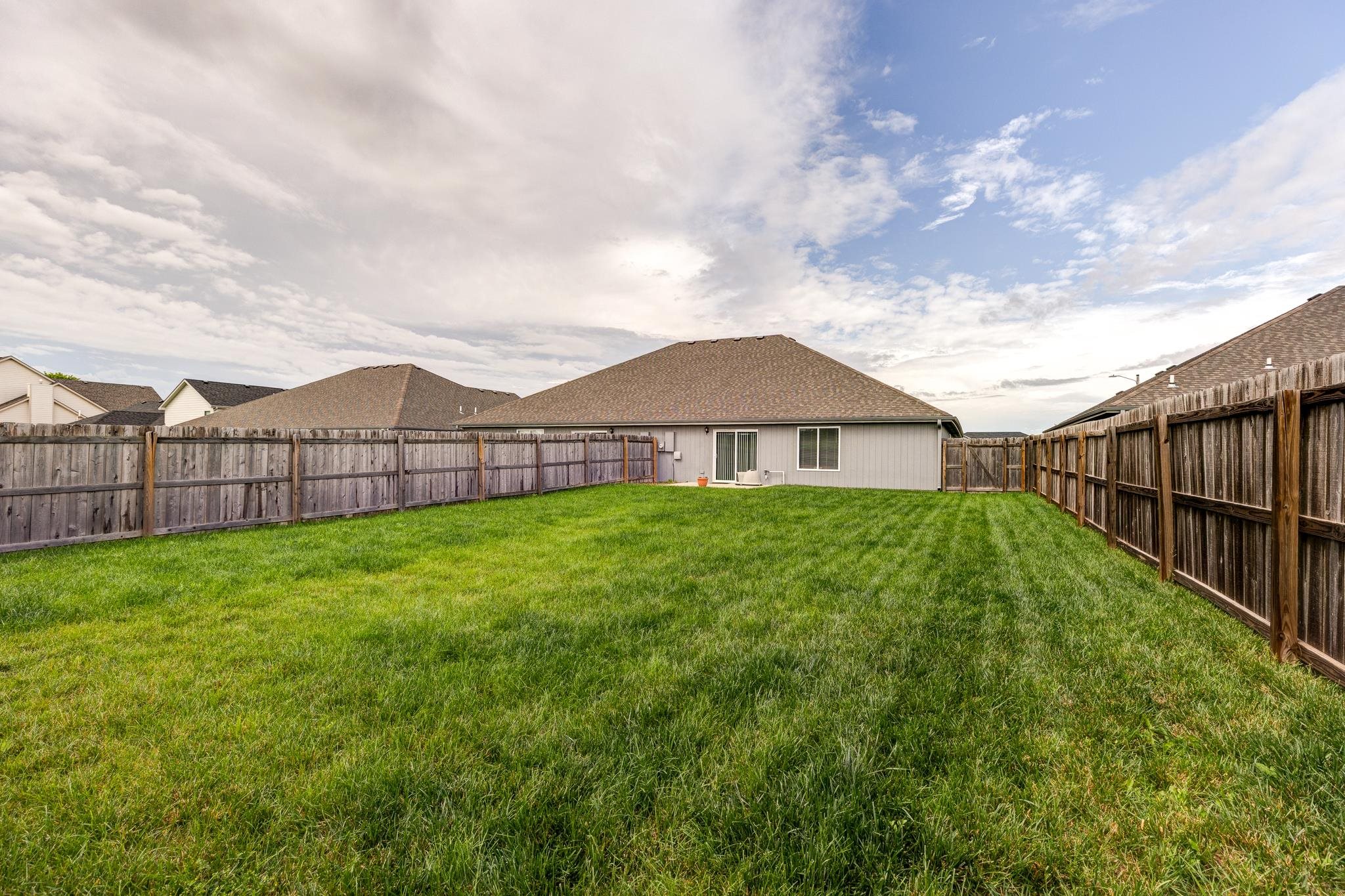 2227 Saddlebrook Dr Property Photo 27