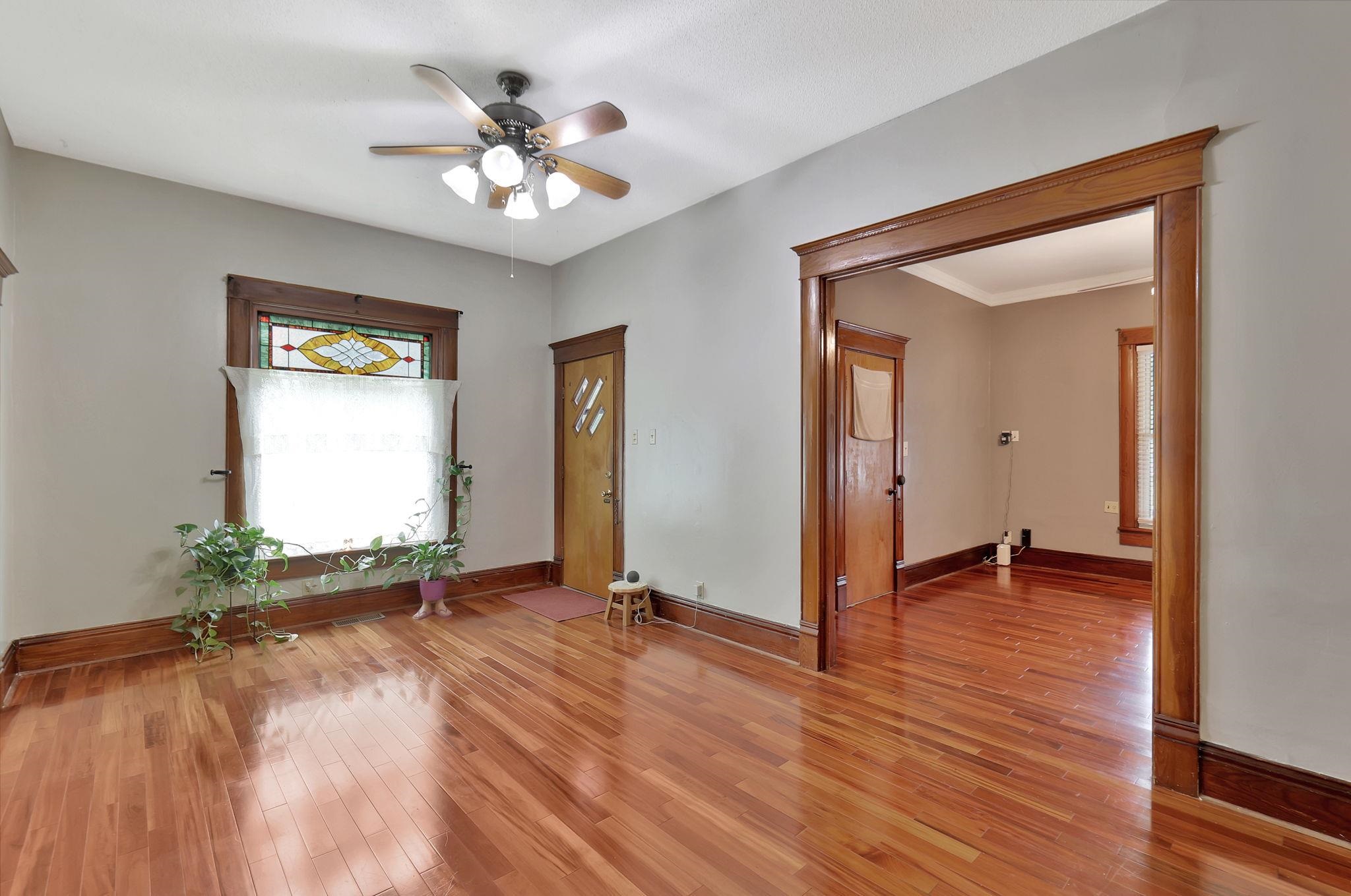 203 N Lee St Property Photo 8