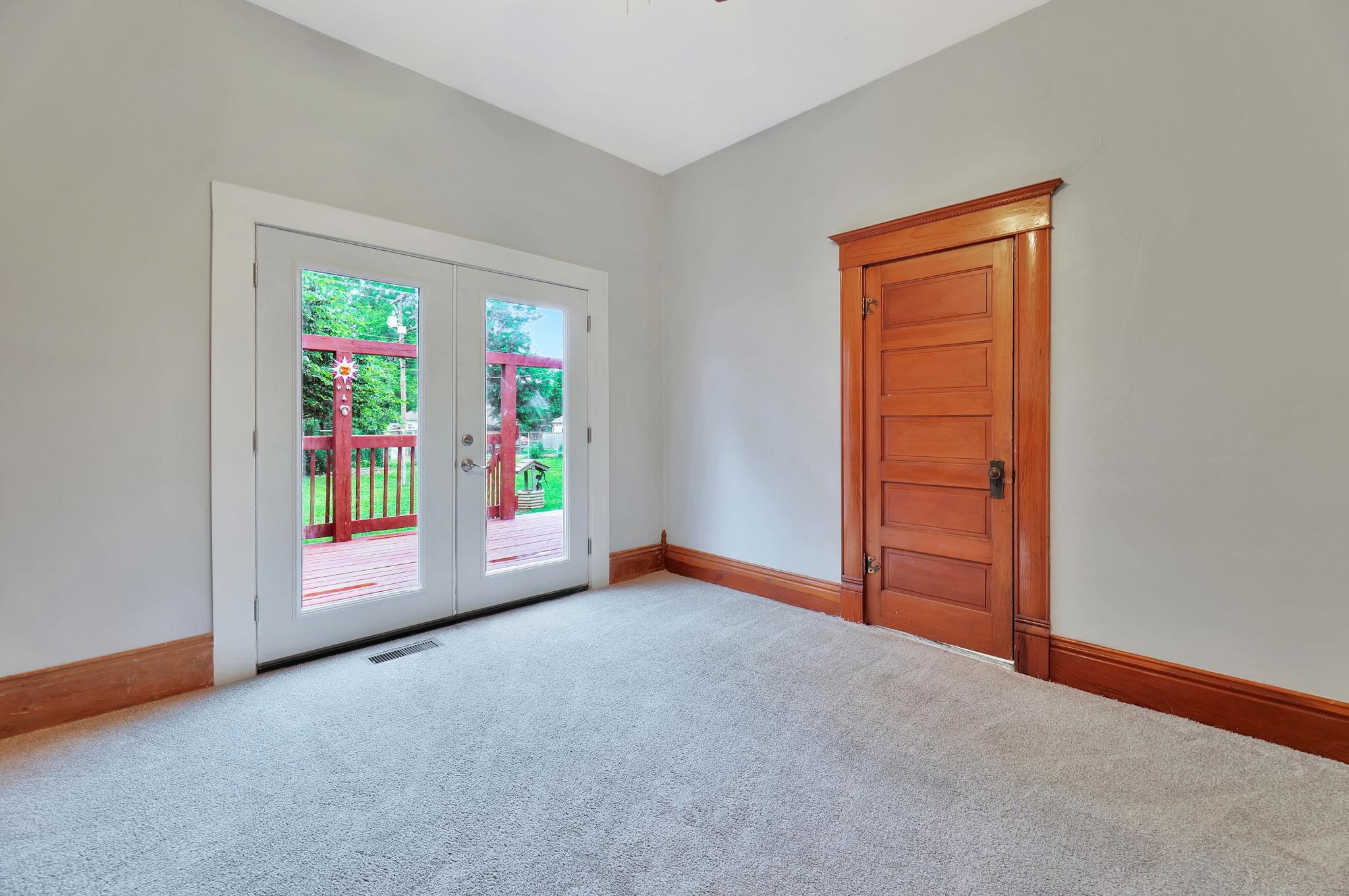 203 N Lee St Property Photo 16