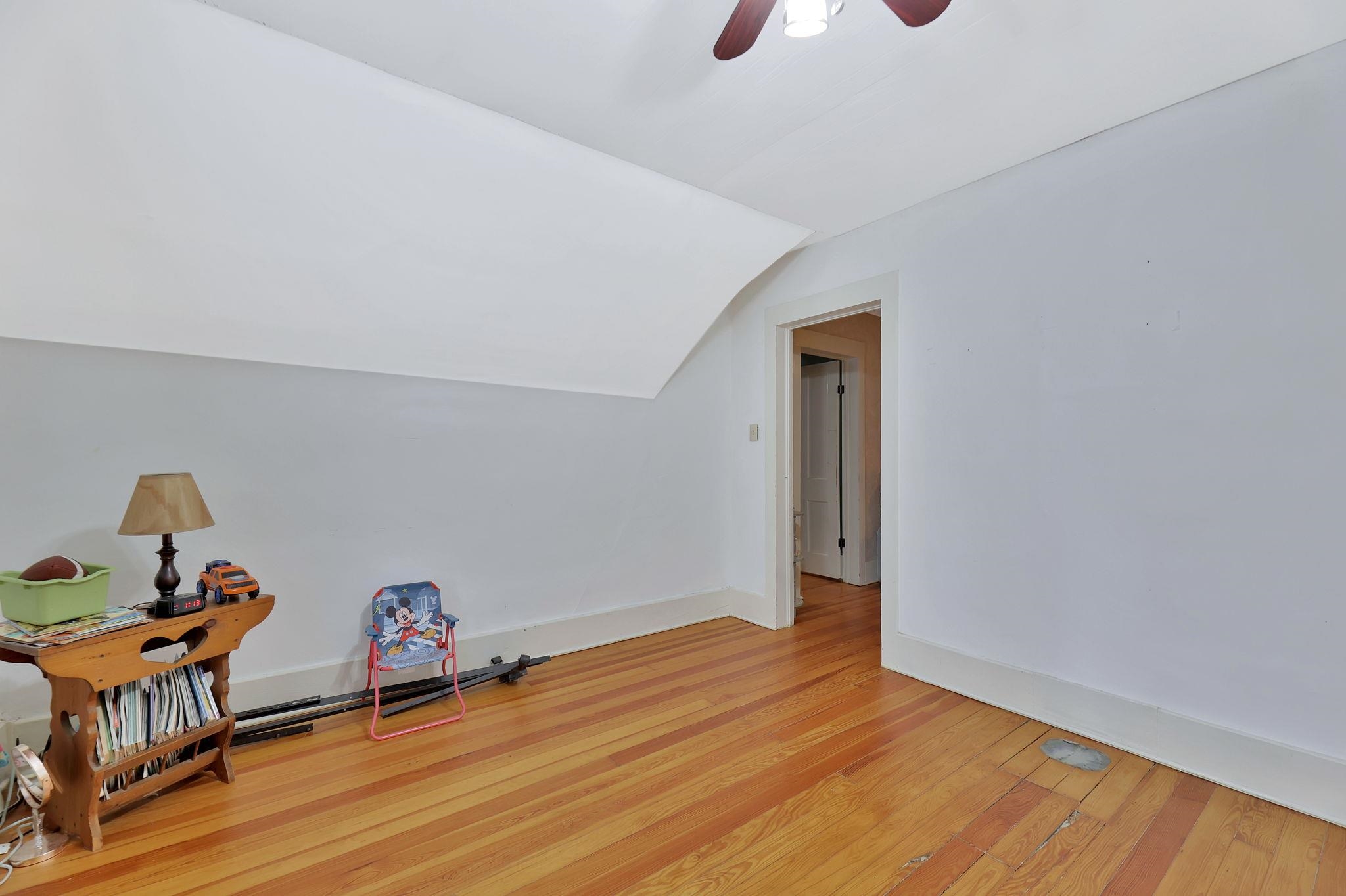 203 N Lee St Property Photo 22