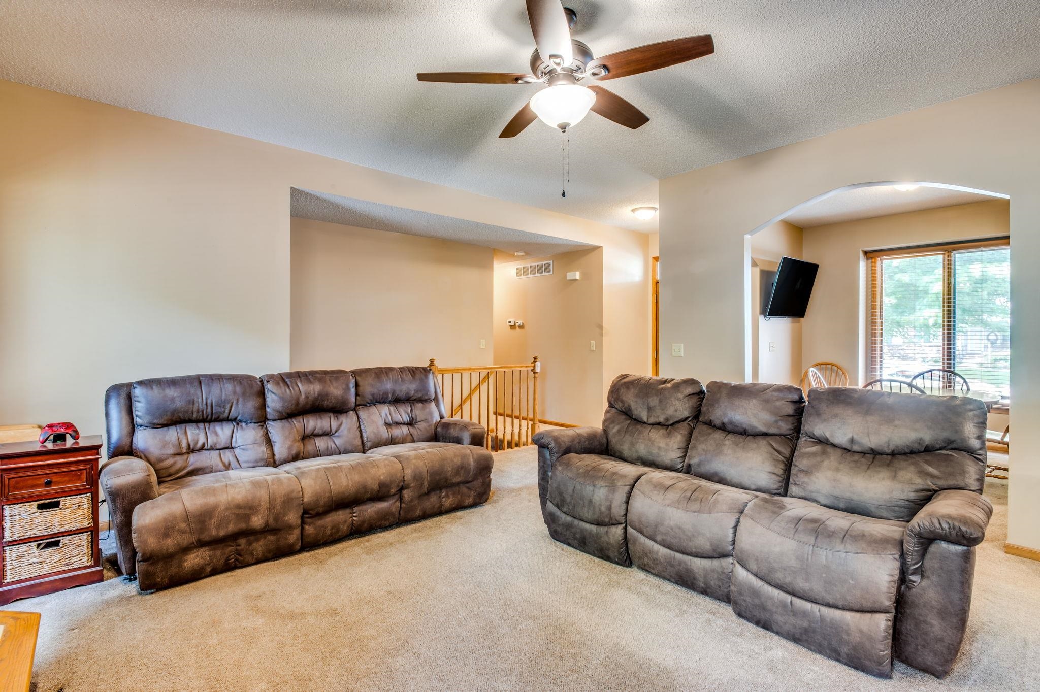 1103 N Manchester Ct Property Photo 4