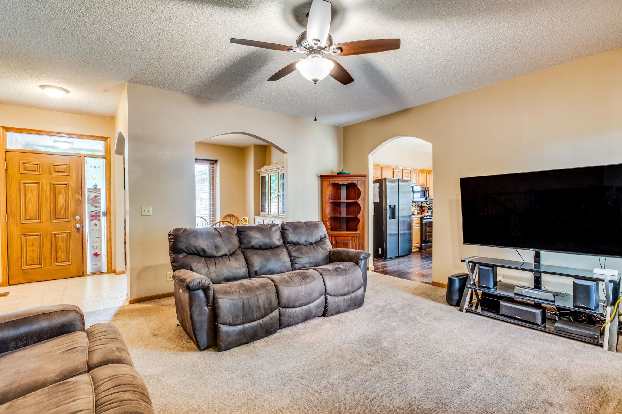 1103 N Manchester Ct Property Photo 5