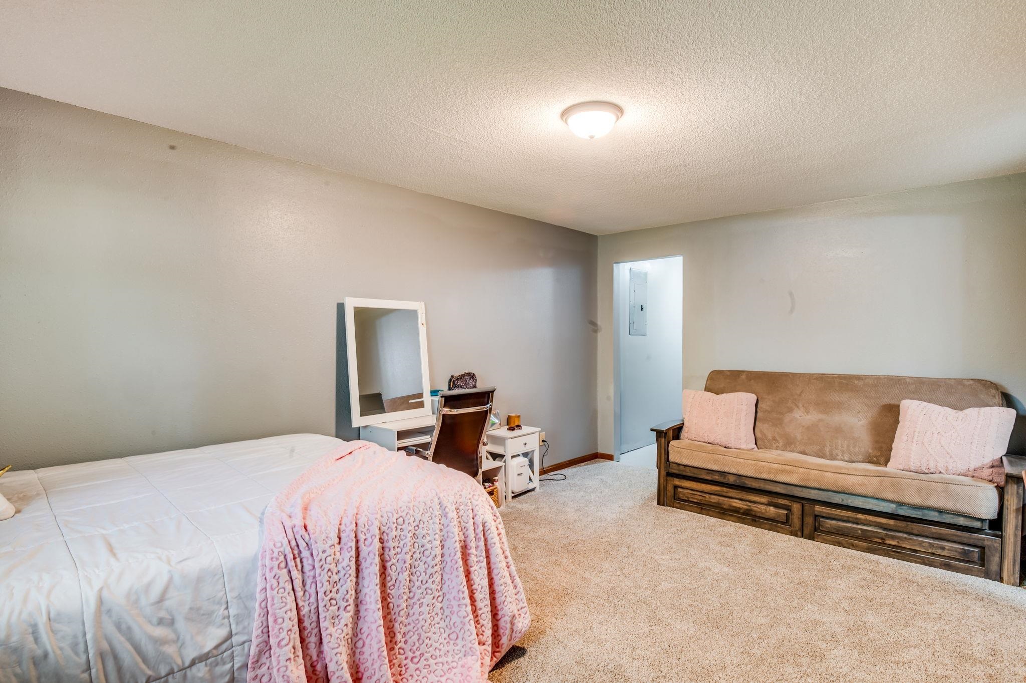 1103 N Manchester Ct Property Photo 29