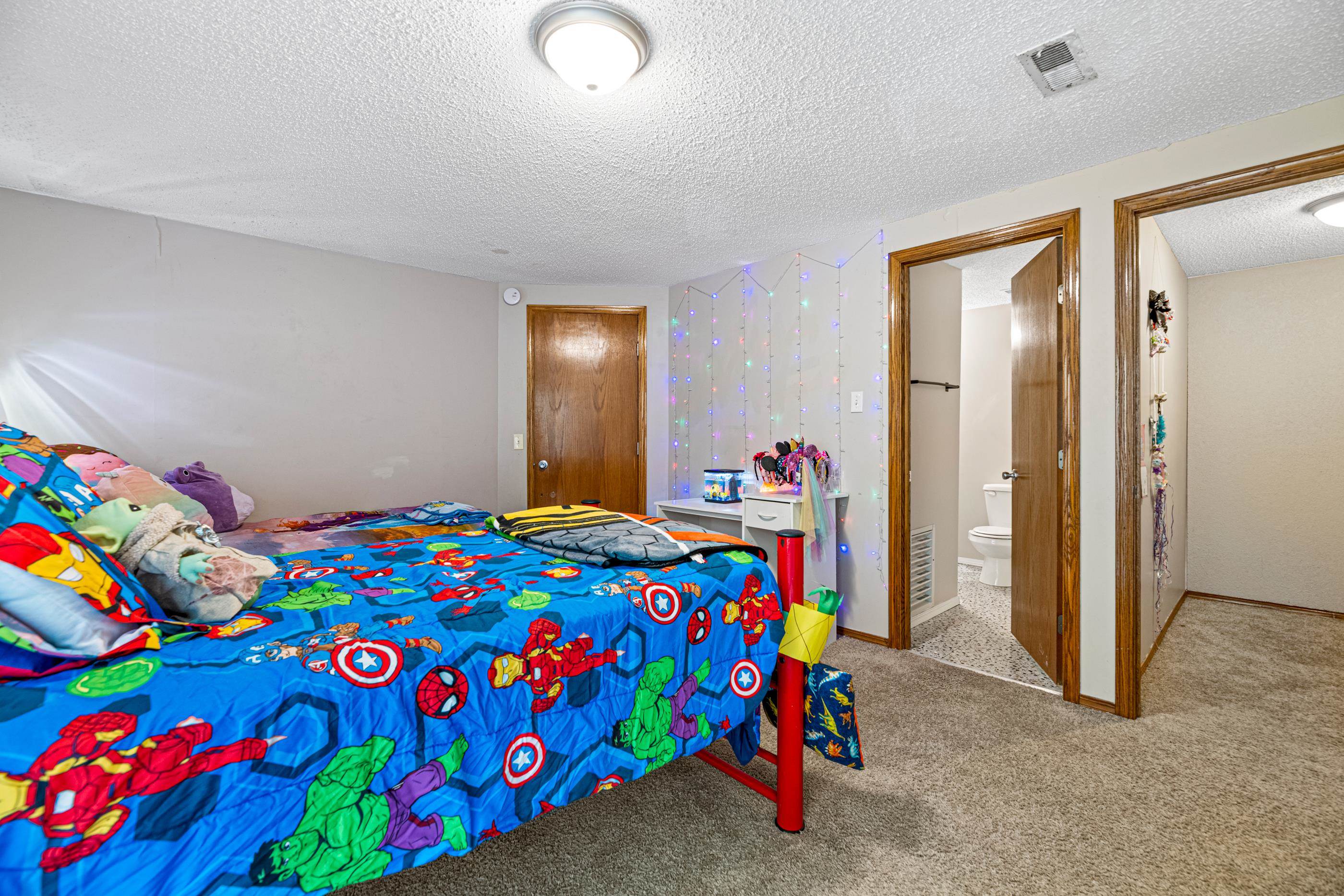 1627 N Chambers Property Photo 33