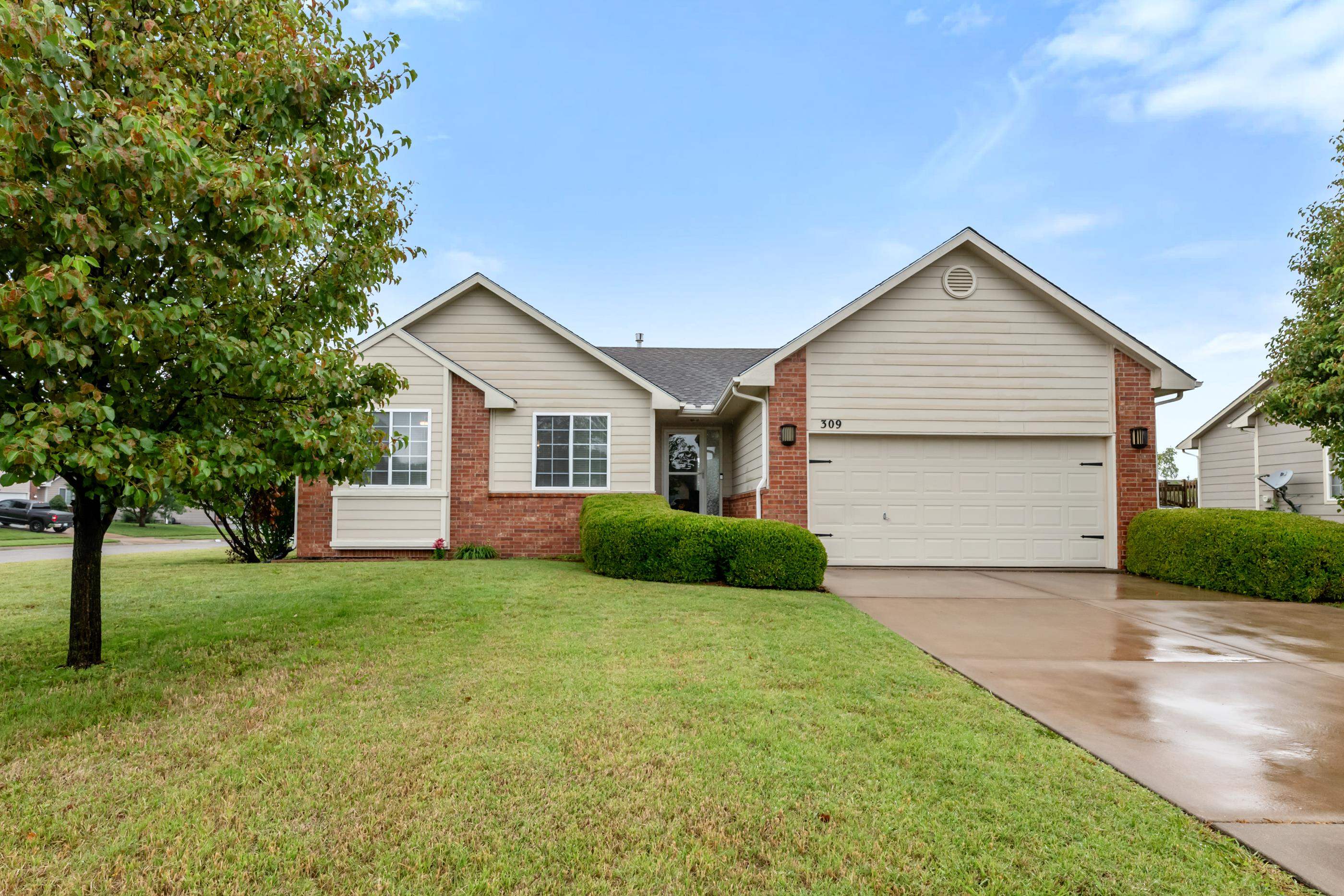 309 N Crest Cir Property Photo 1