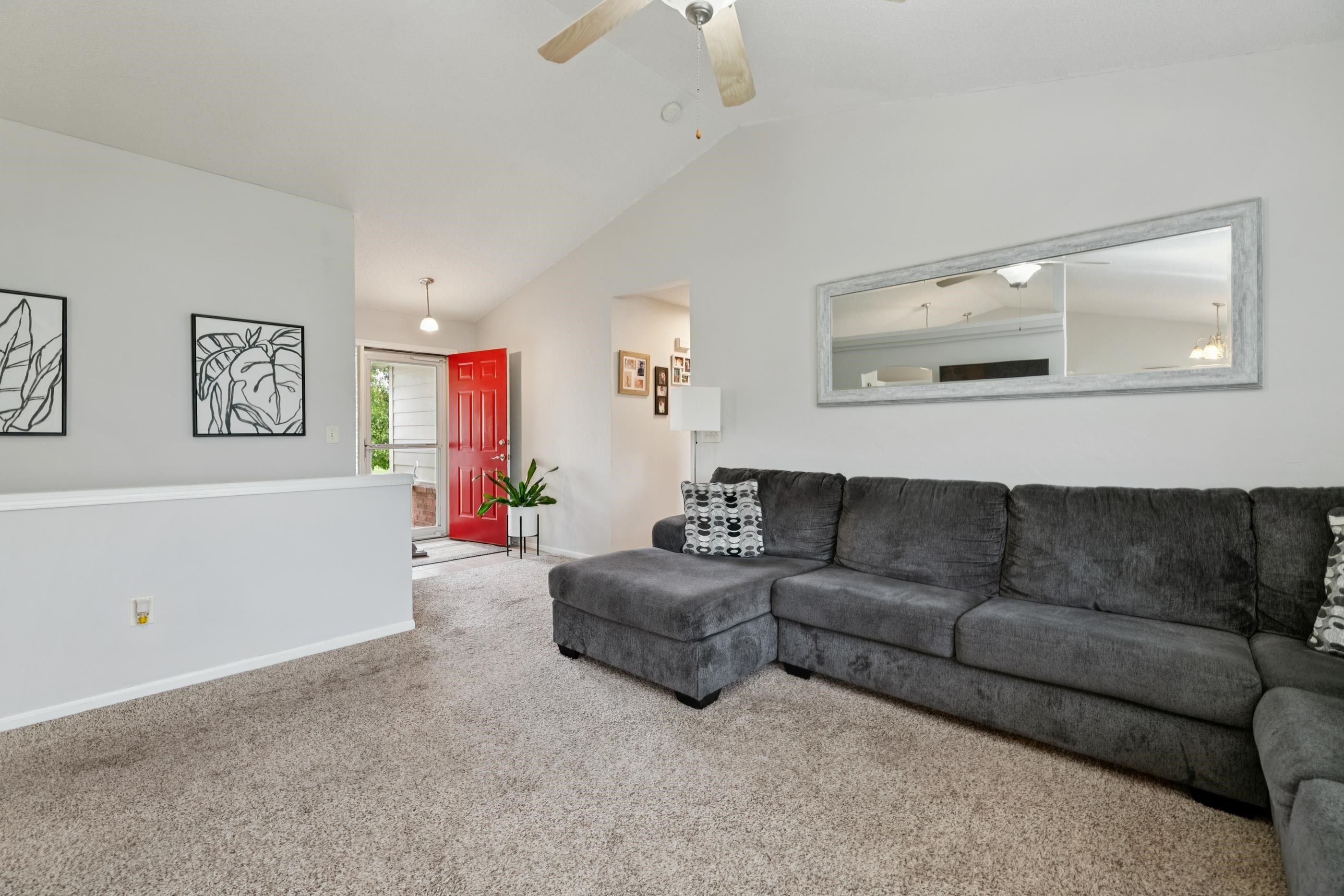 309 N Crest Cir Property Photo 4