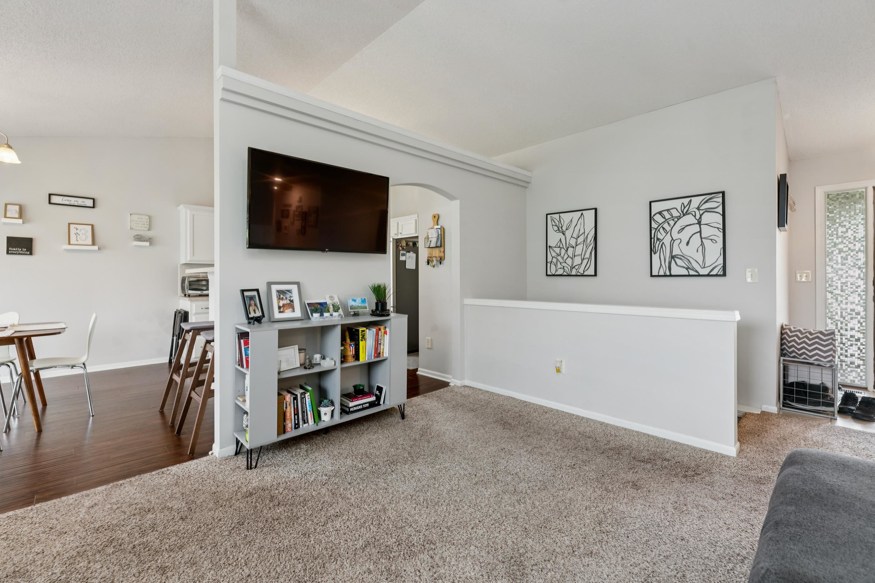 309 N Crest Cir Property Photo 5