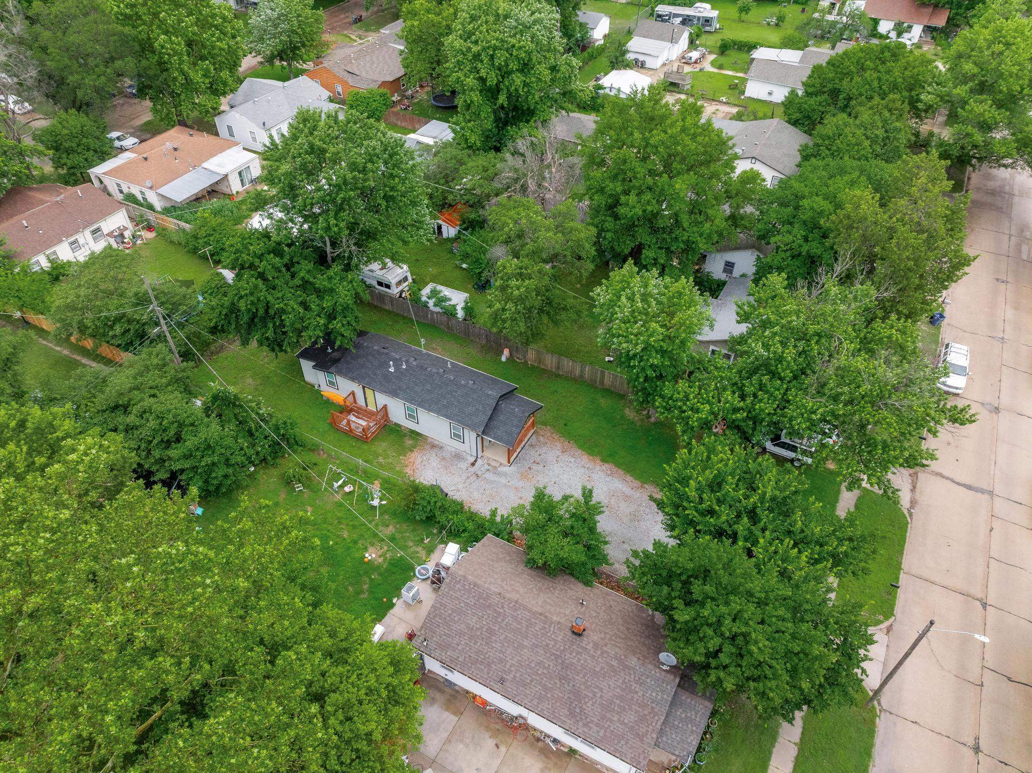 2437 N Woodland St Property Photo 32