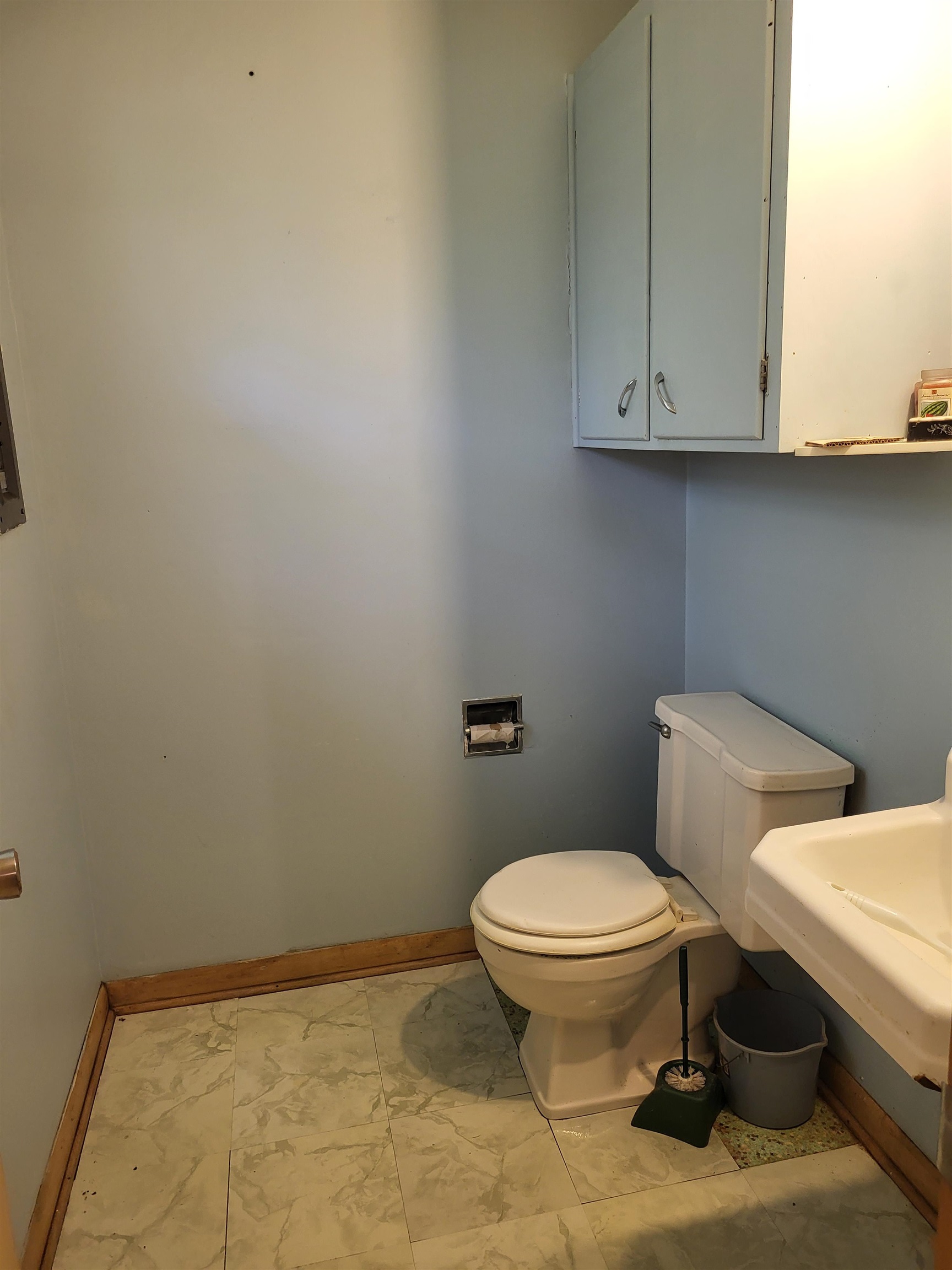112 N Elm St Property Photo 6