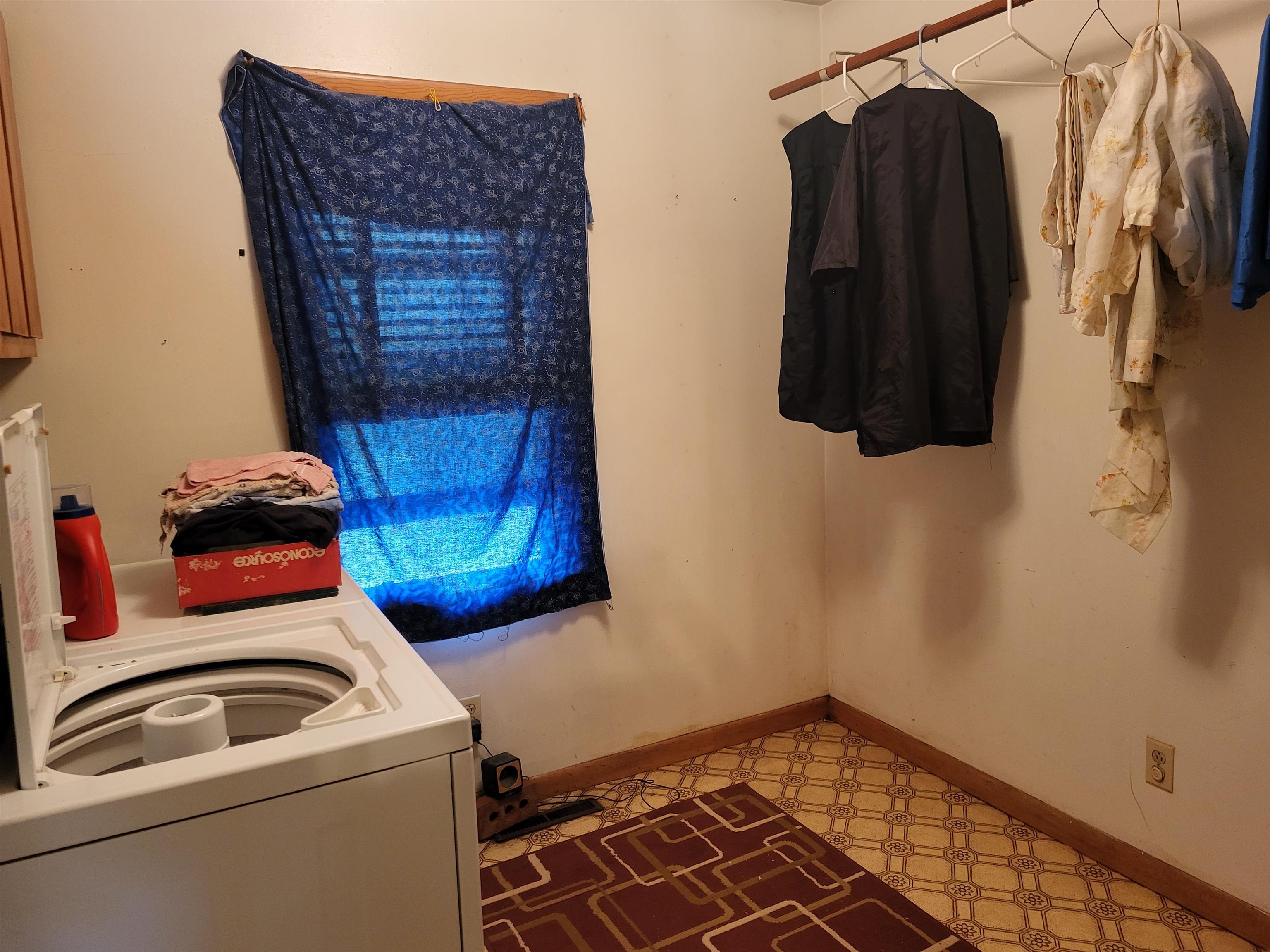 112 N Elm St Property Photo 11