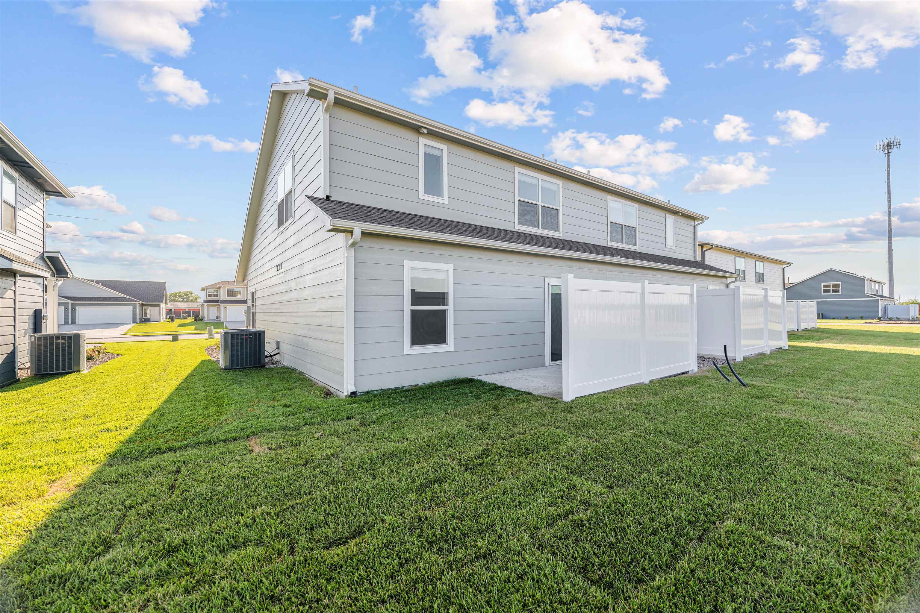 2719 Tim Rogers Ln Property Photo 3