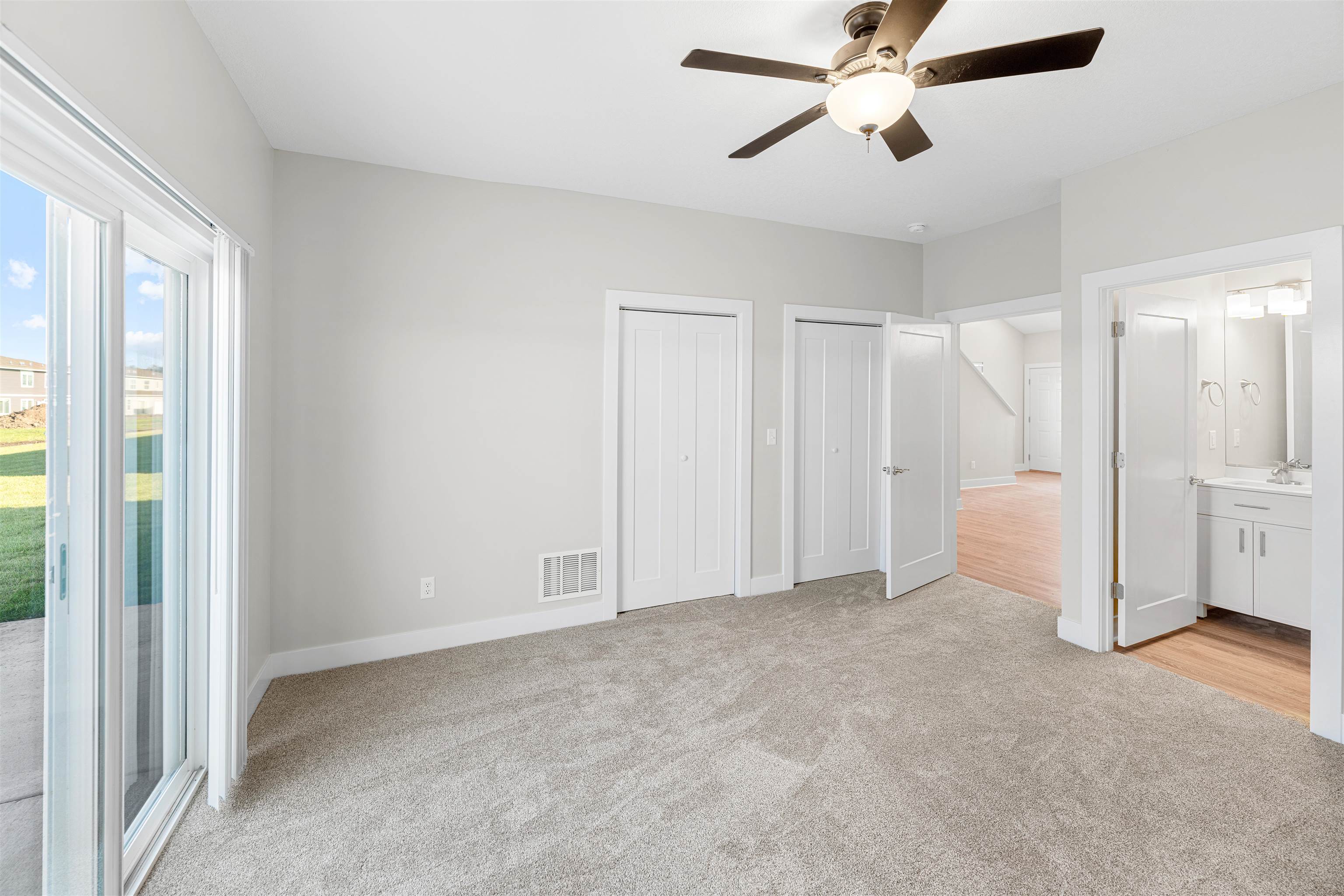 2719 Tim Rogers Ln Property Photo 4