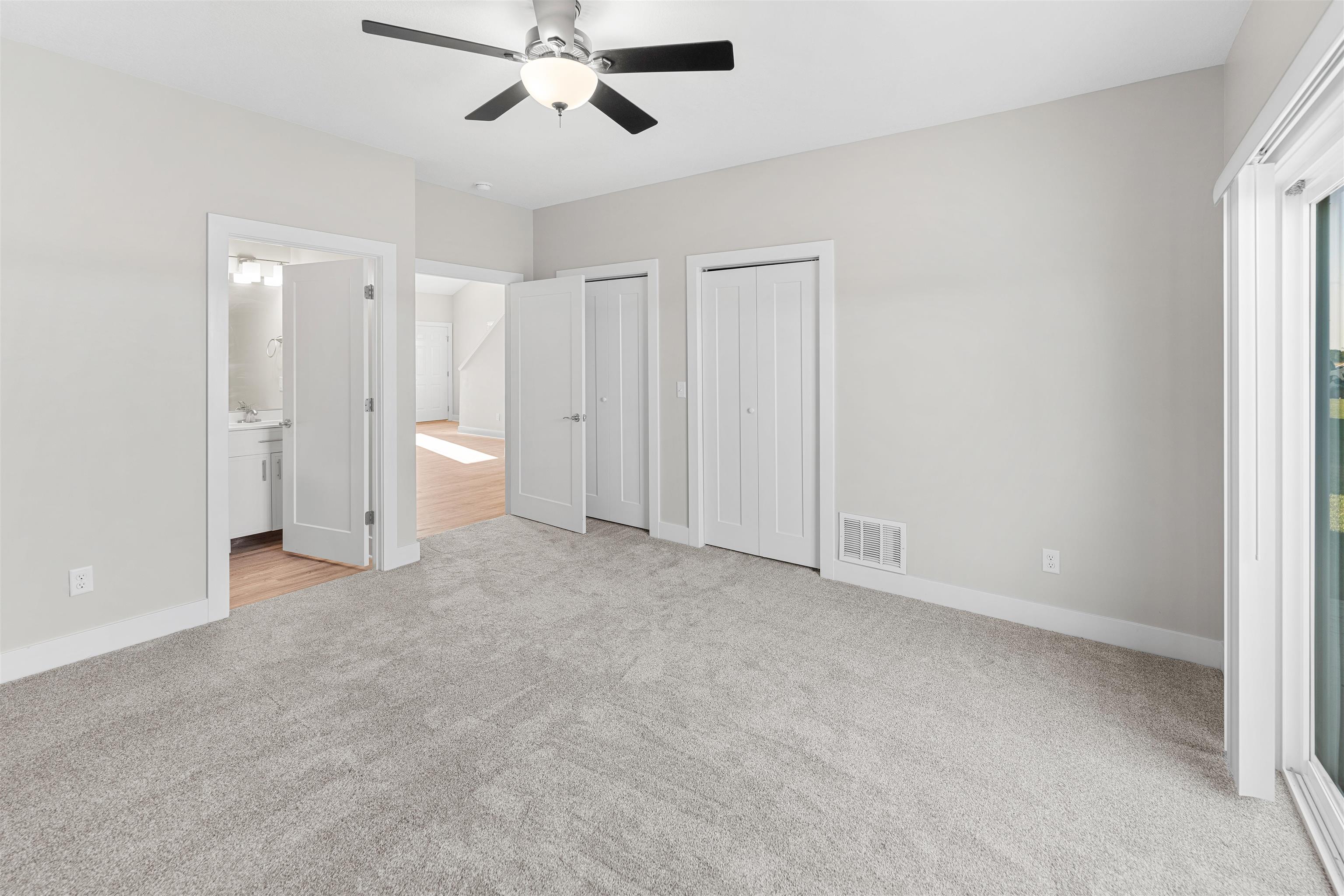 2717 Tim Rogers Ln Property Photo 3