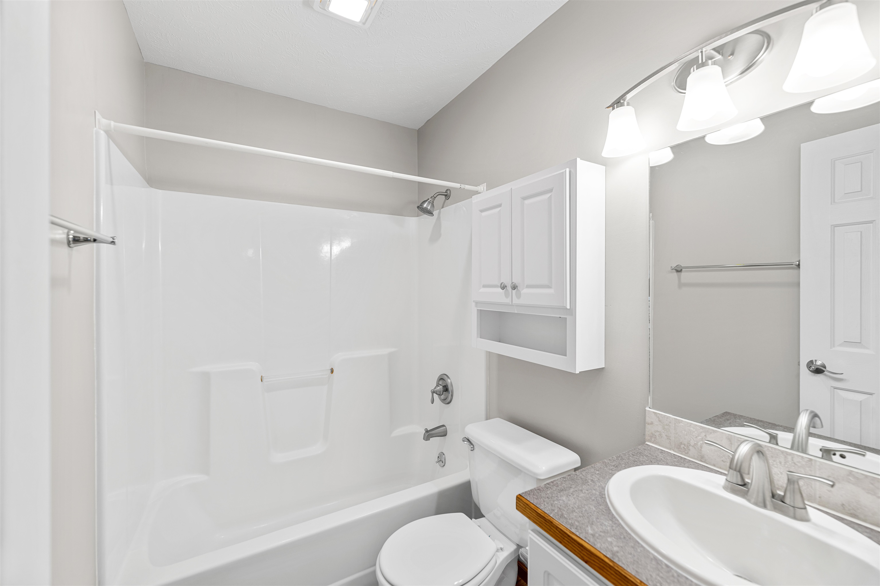 1504 E Republic Ave Property Photo 9