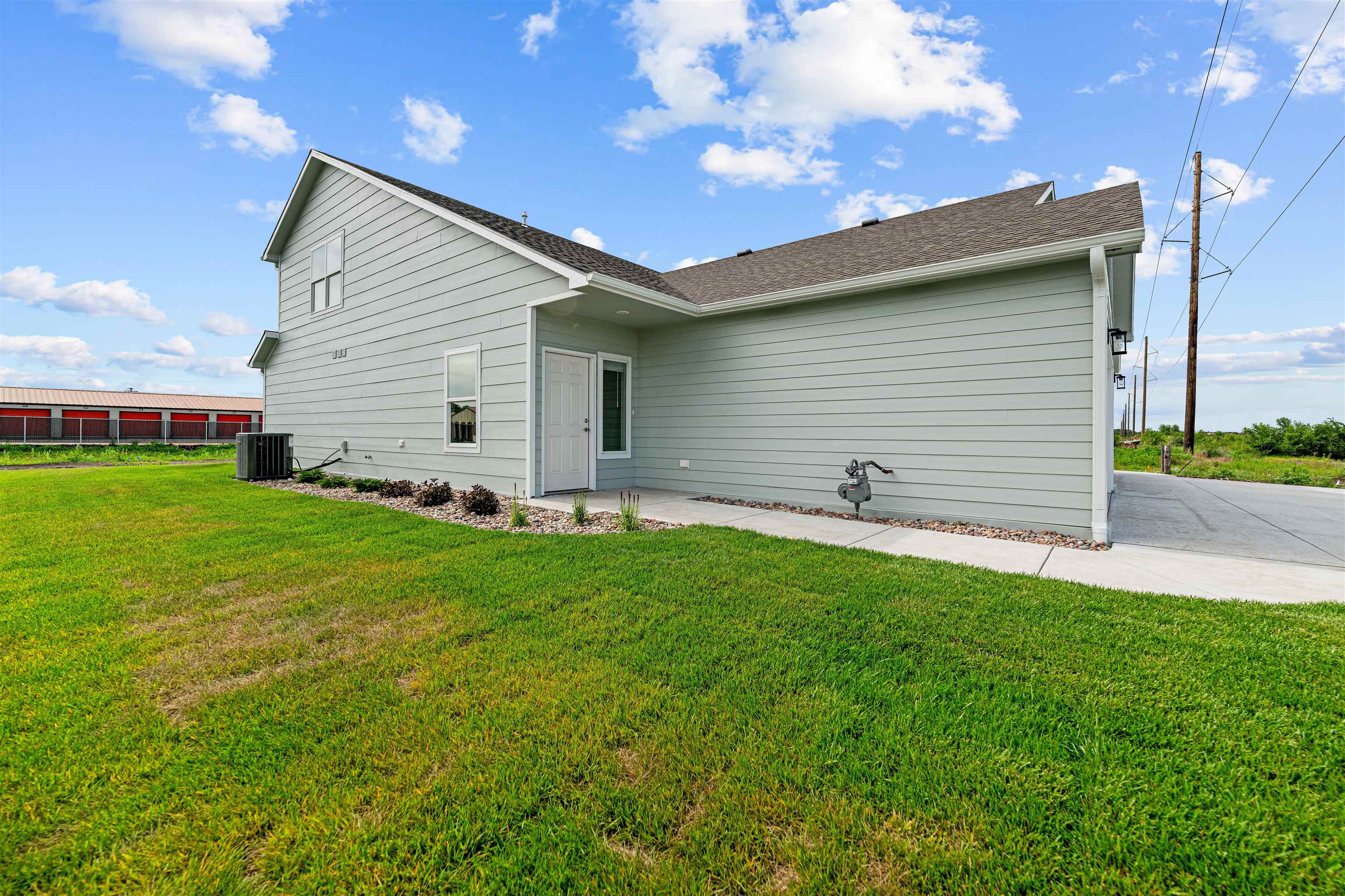 2702 Tim Rogers Ln Property Photo 2