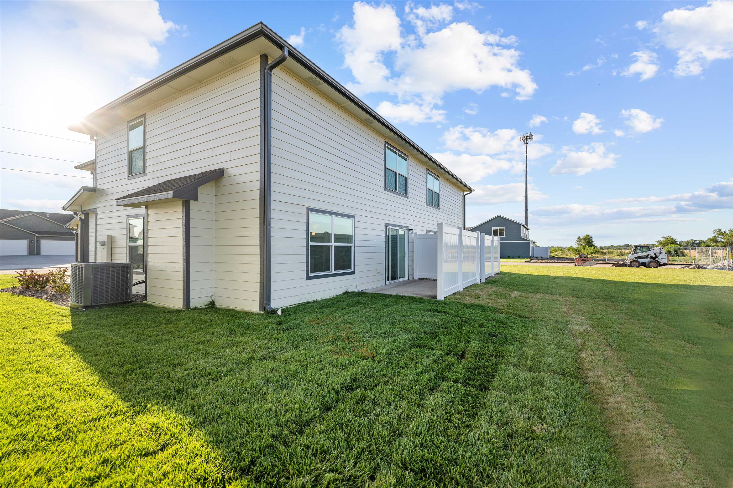 2713 Tim Rogers Ln Property Photo 3