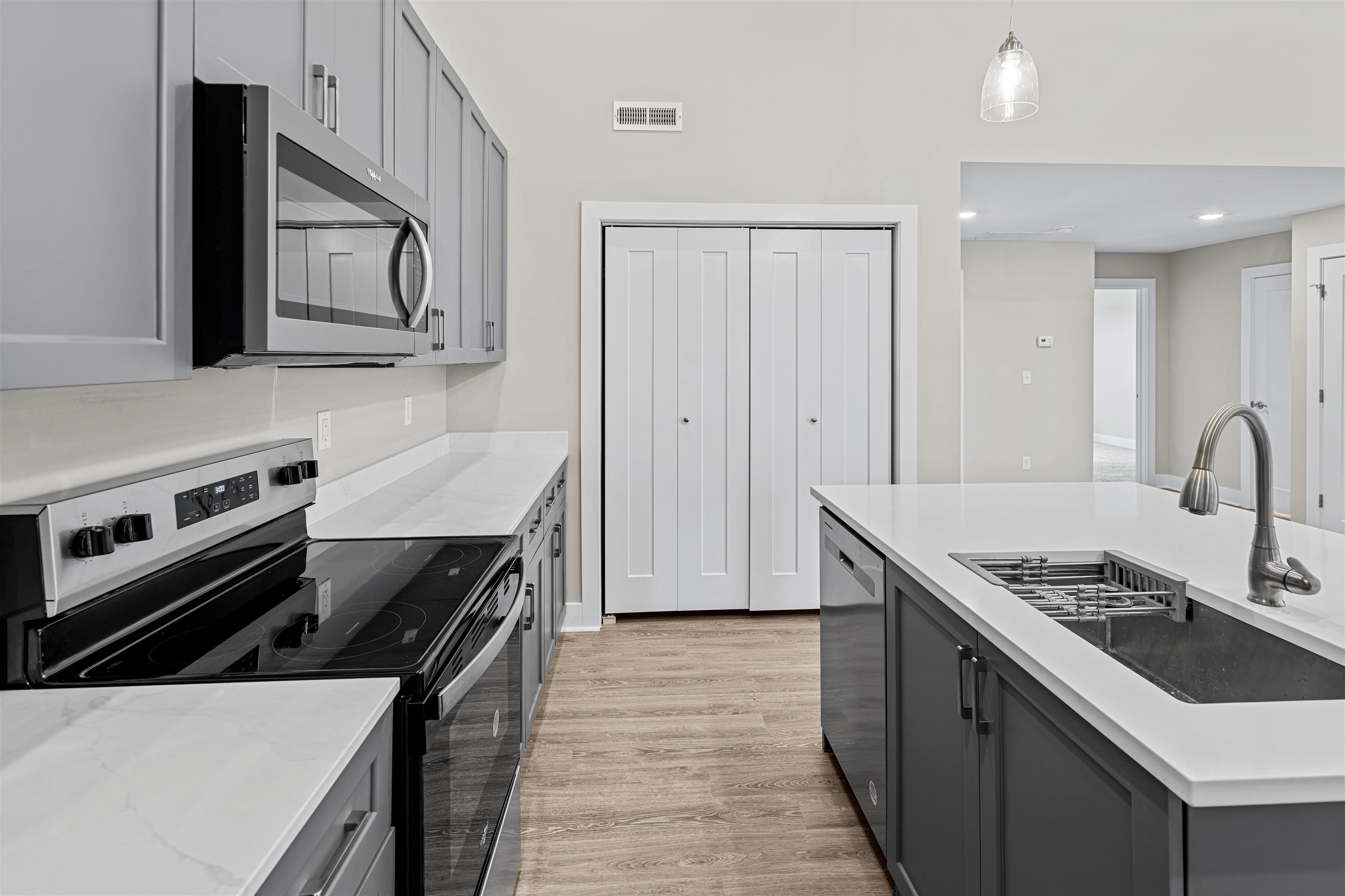 2752 Amelia Property Photo 9