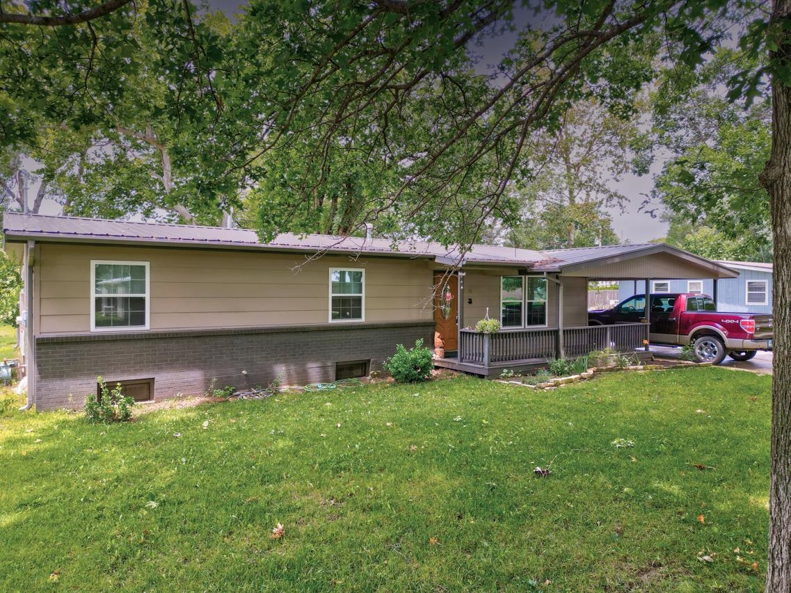 13 Easy St Property Photo 2