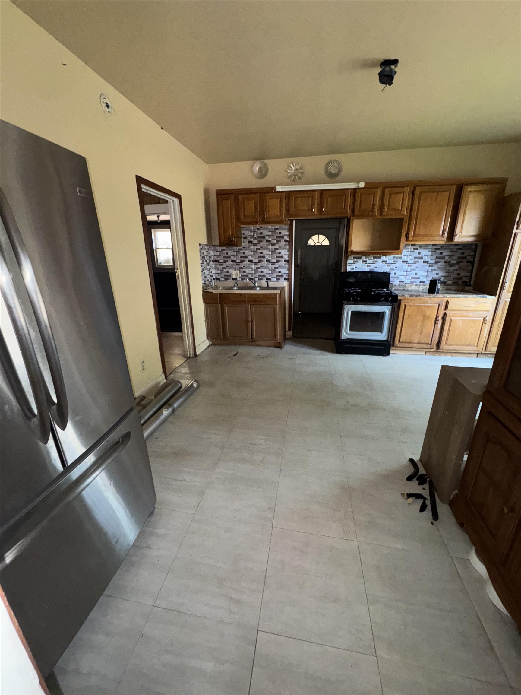 1546 S Santa Fe St Property Photo 3