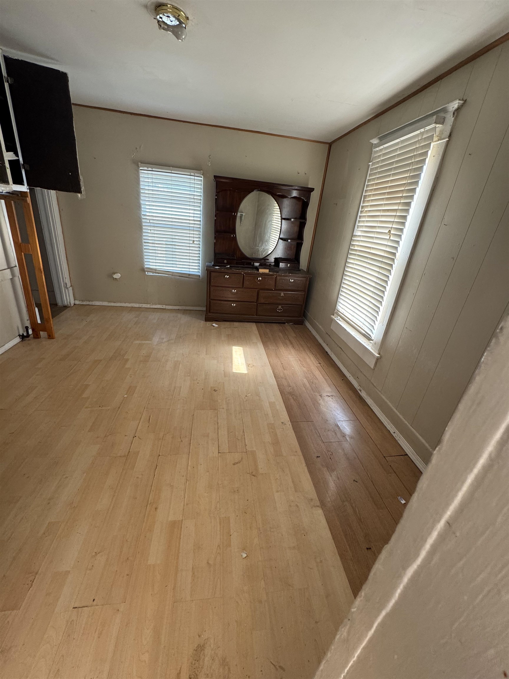 1546 S Santa Fe St Property Photo 11