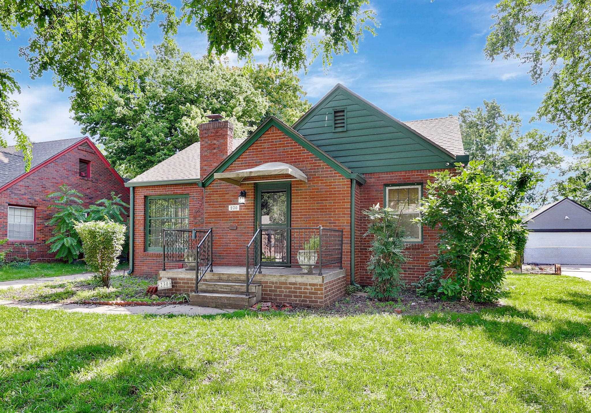 230 S Minneapolis Avenue Property Photo 1