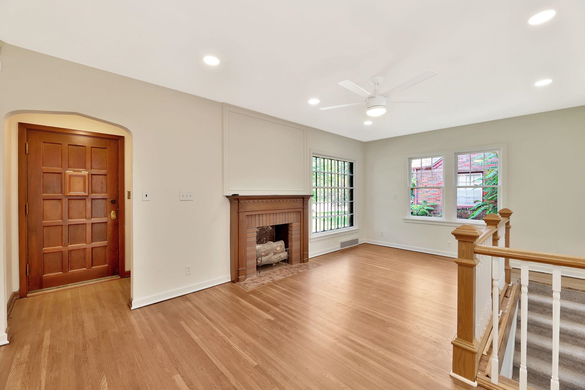 230 S Minneapolis Avenue Property Photo 7