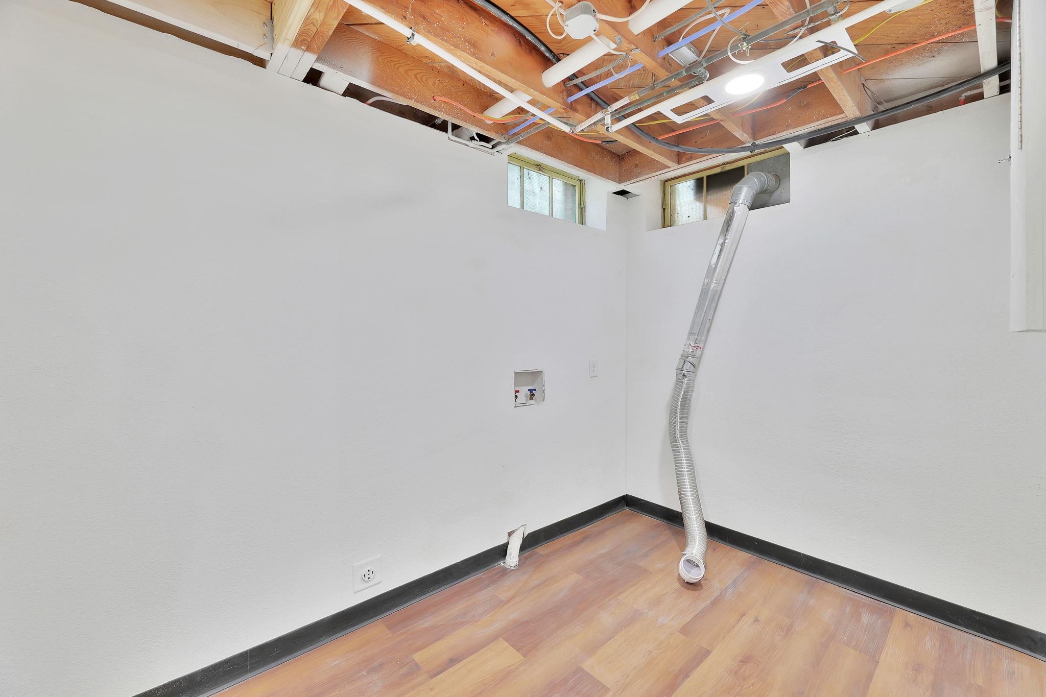 230 S Minneapolis Avenue Property Photo 25