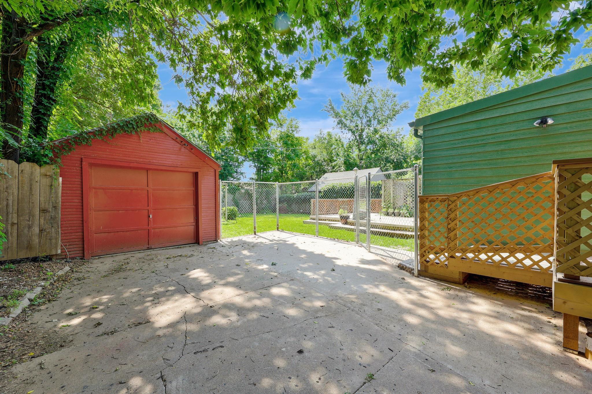 230 S Minneapolis Avenue Property Photo 34