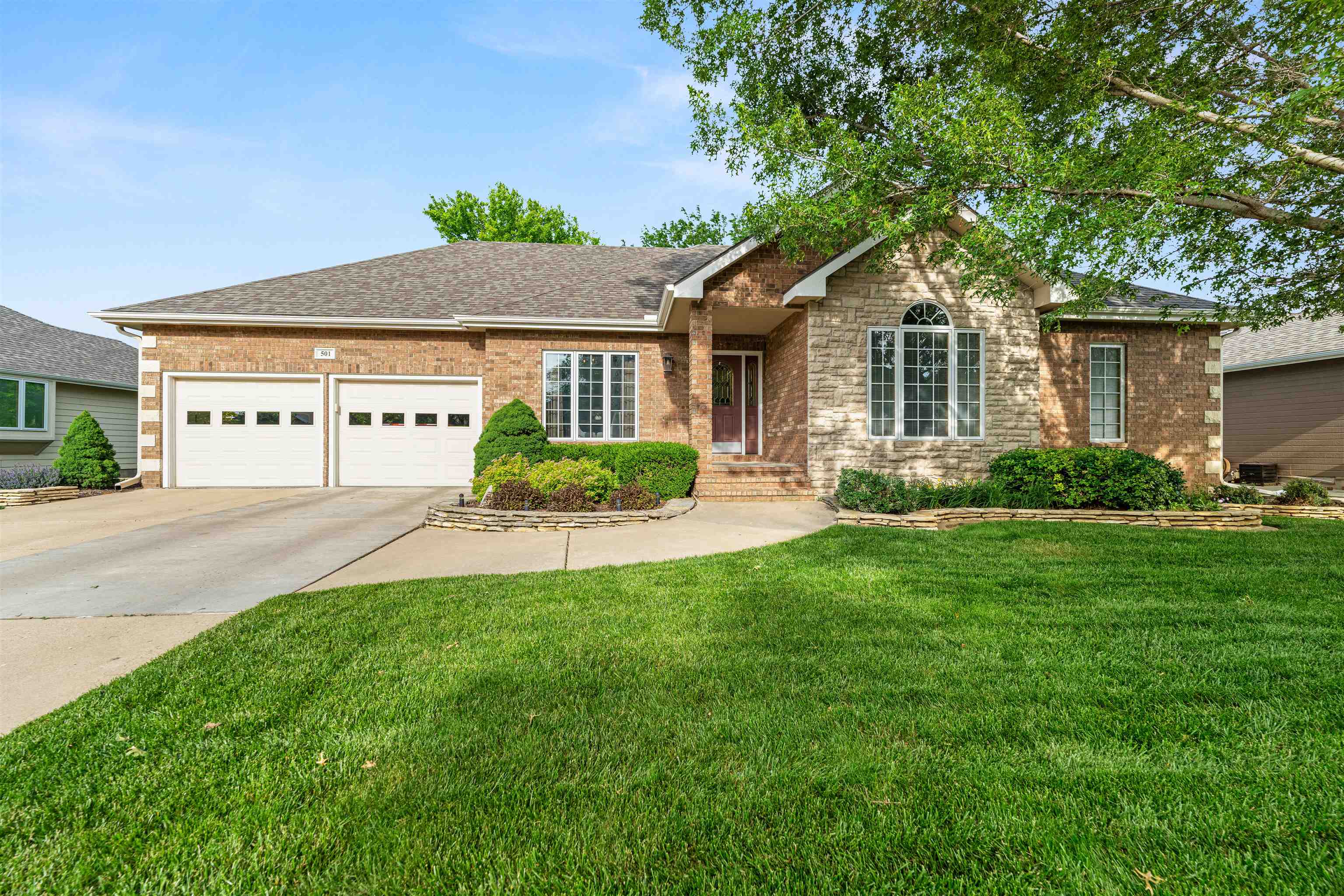 501 Pine Ridge Dr Property Photo 1