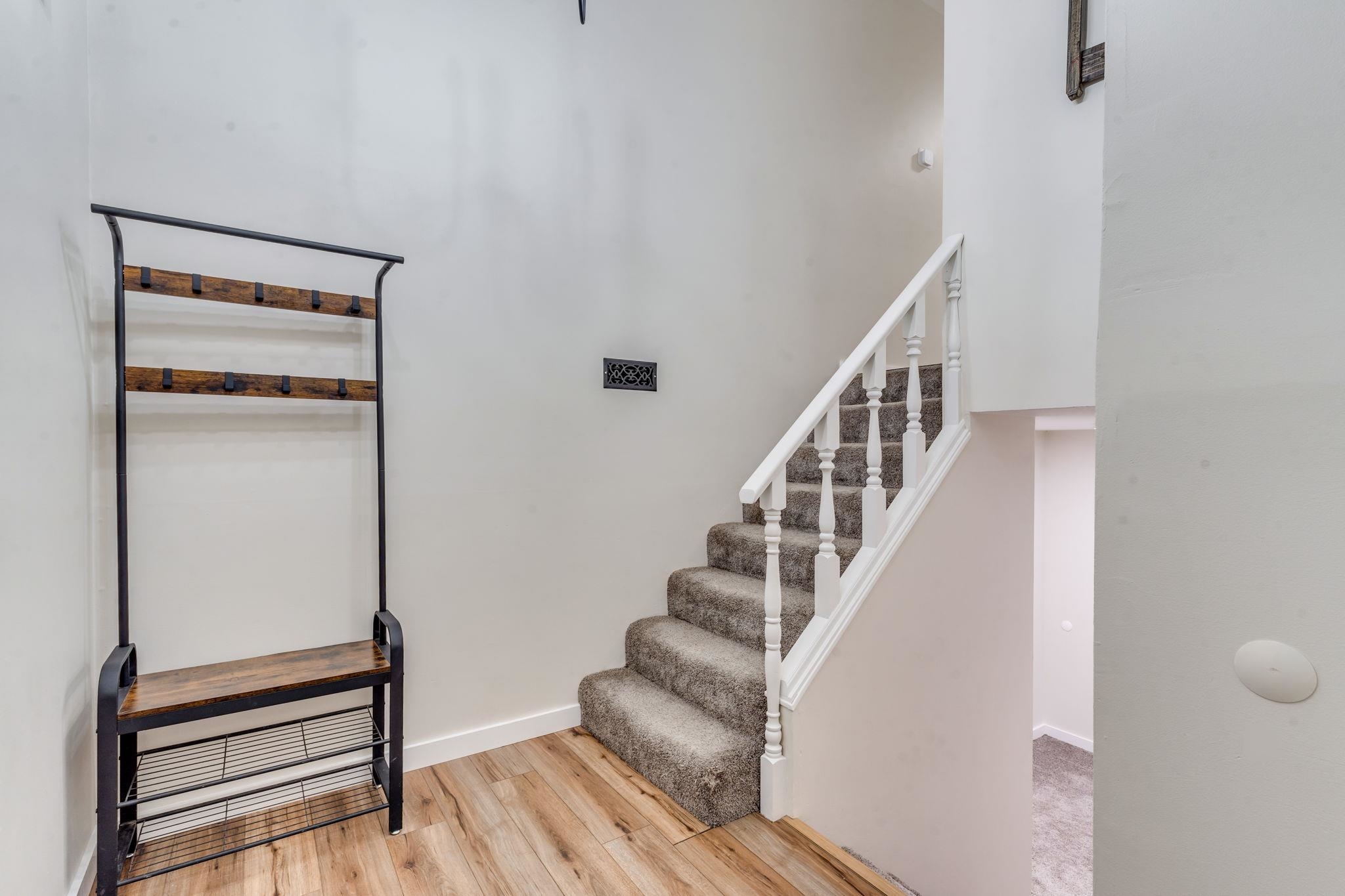 1441 N Estate Property Photo 3